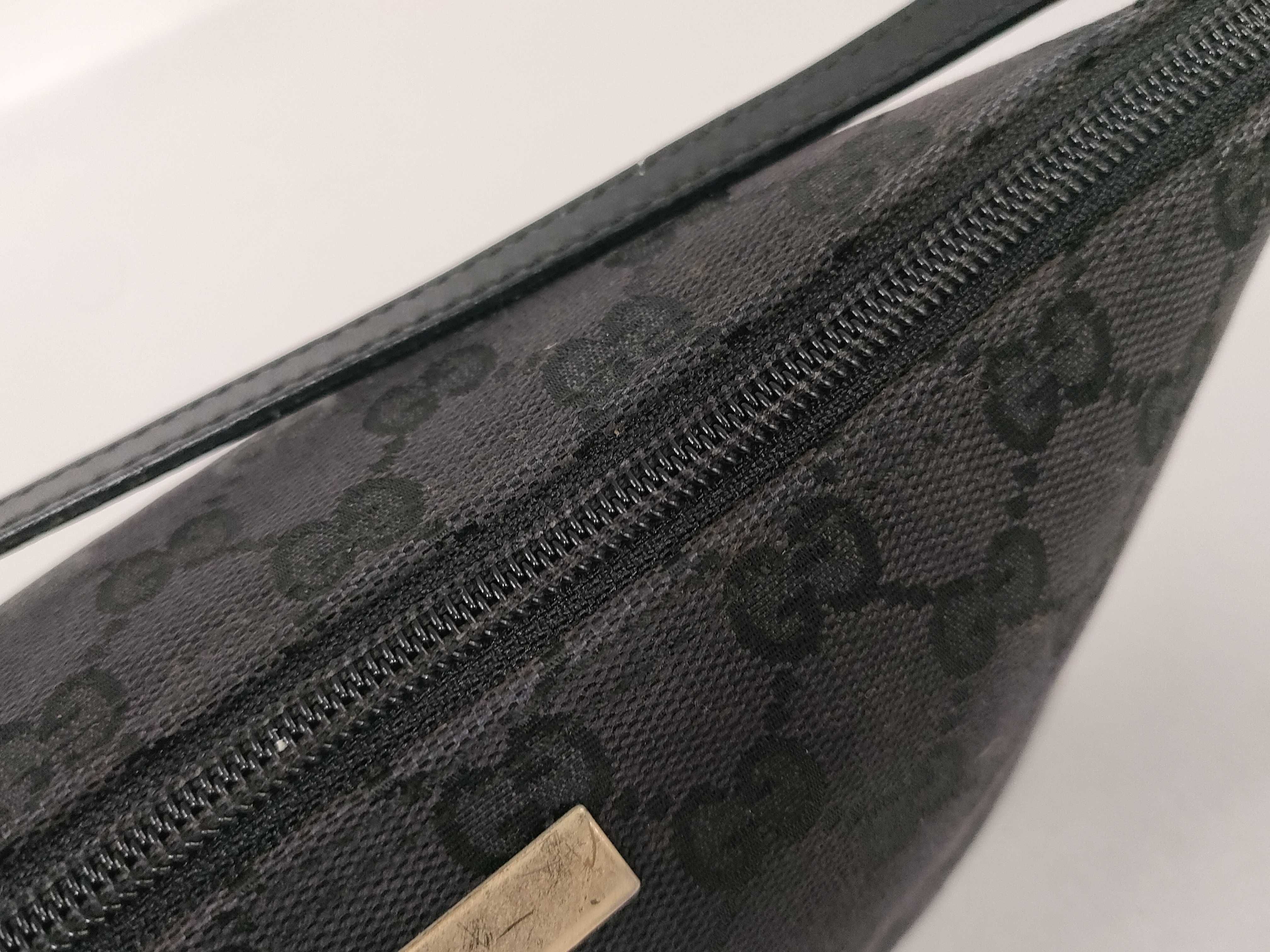 GG Canvas Gucci One-Shoulder Handbag — view 8