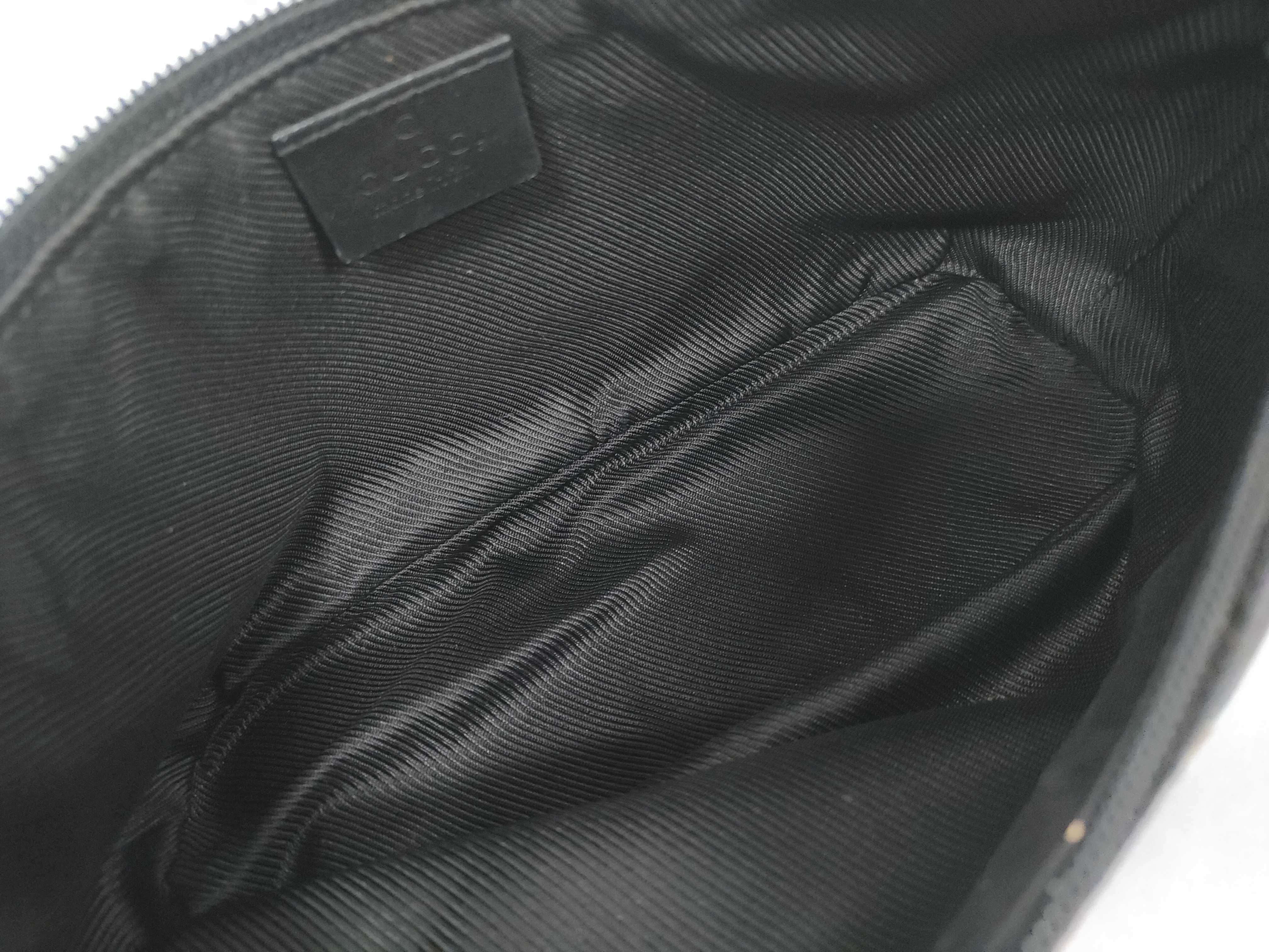 GG Canvas Gucci One-Shoulder Handbag — view 9