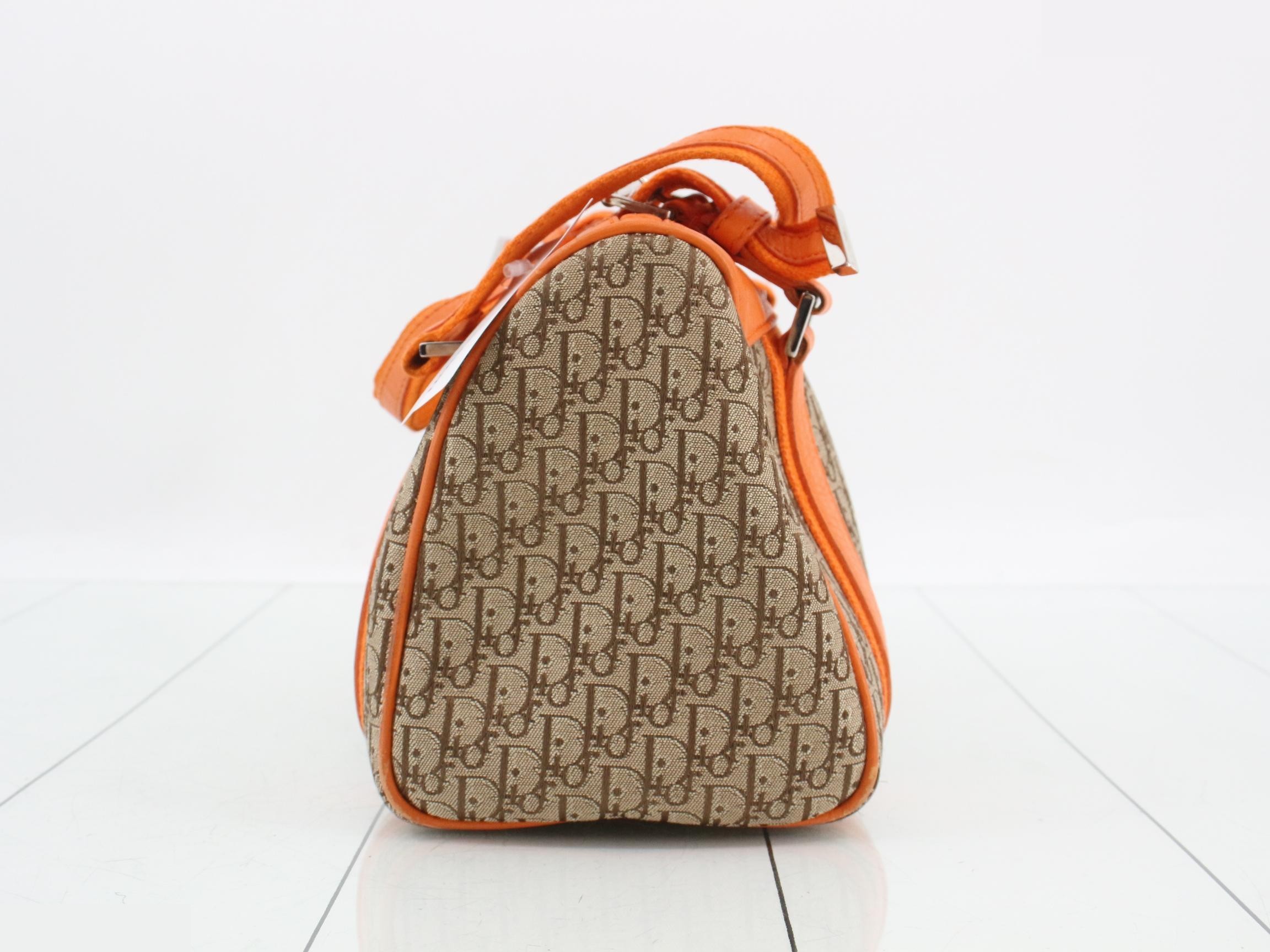 handbag — view 3