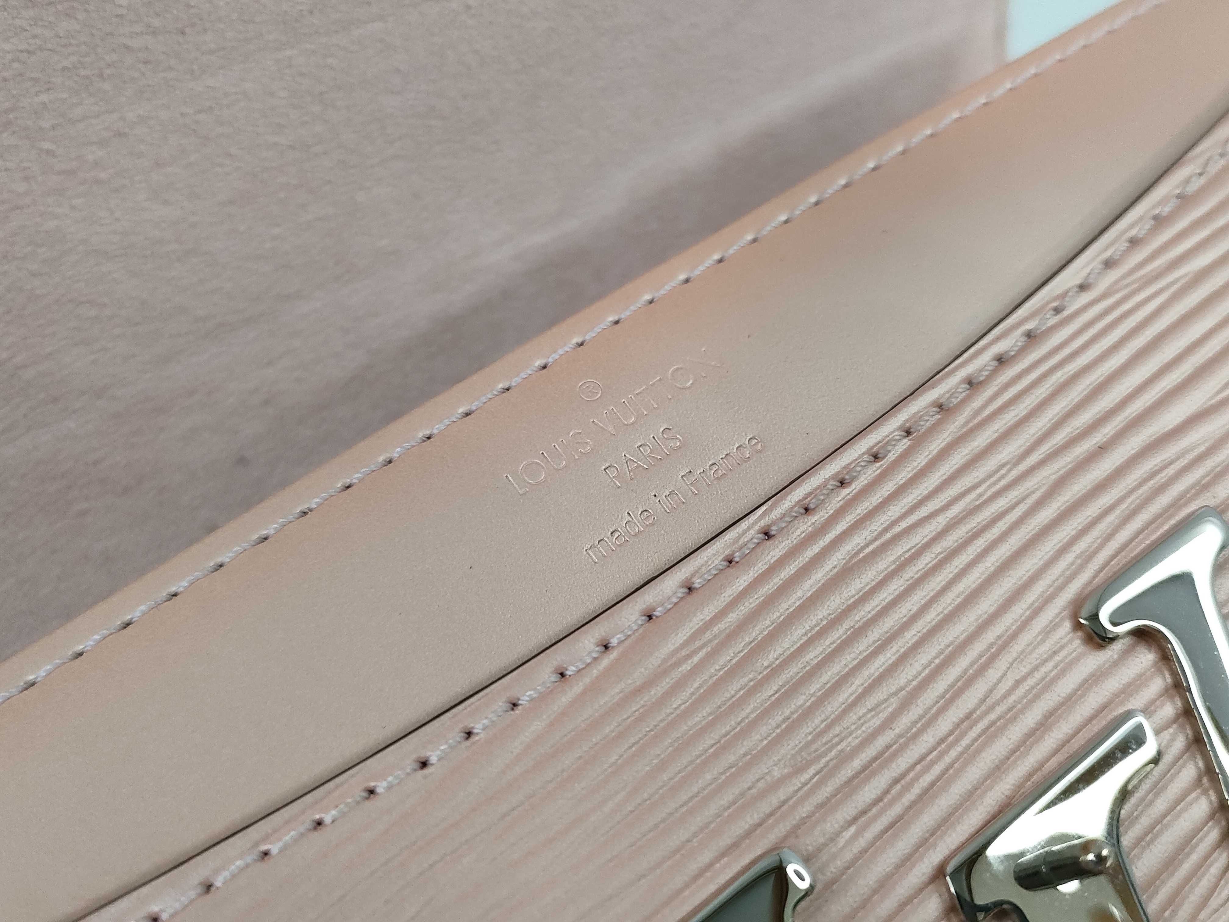 Epi Pochette Louise PM Shoulder Bag — view 14