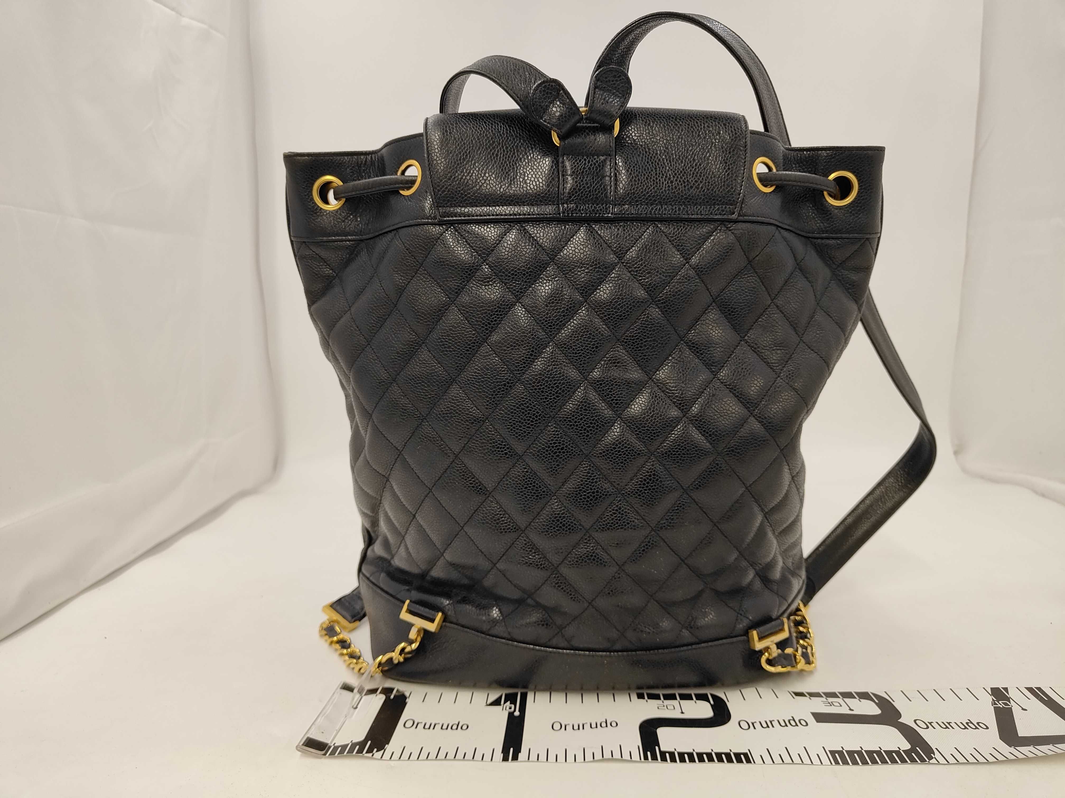 backpack, grained calfskin, black and gold, Matelassé style. — view 2