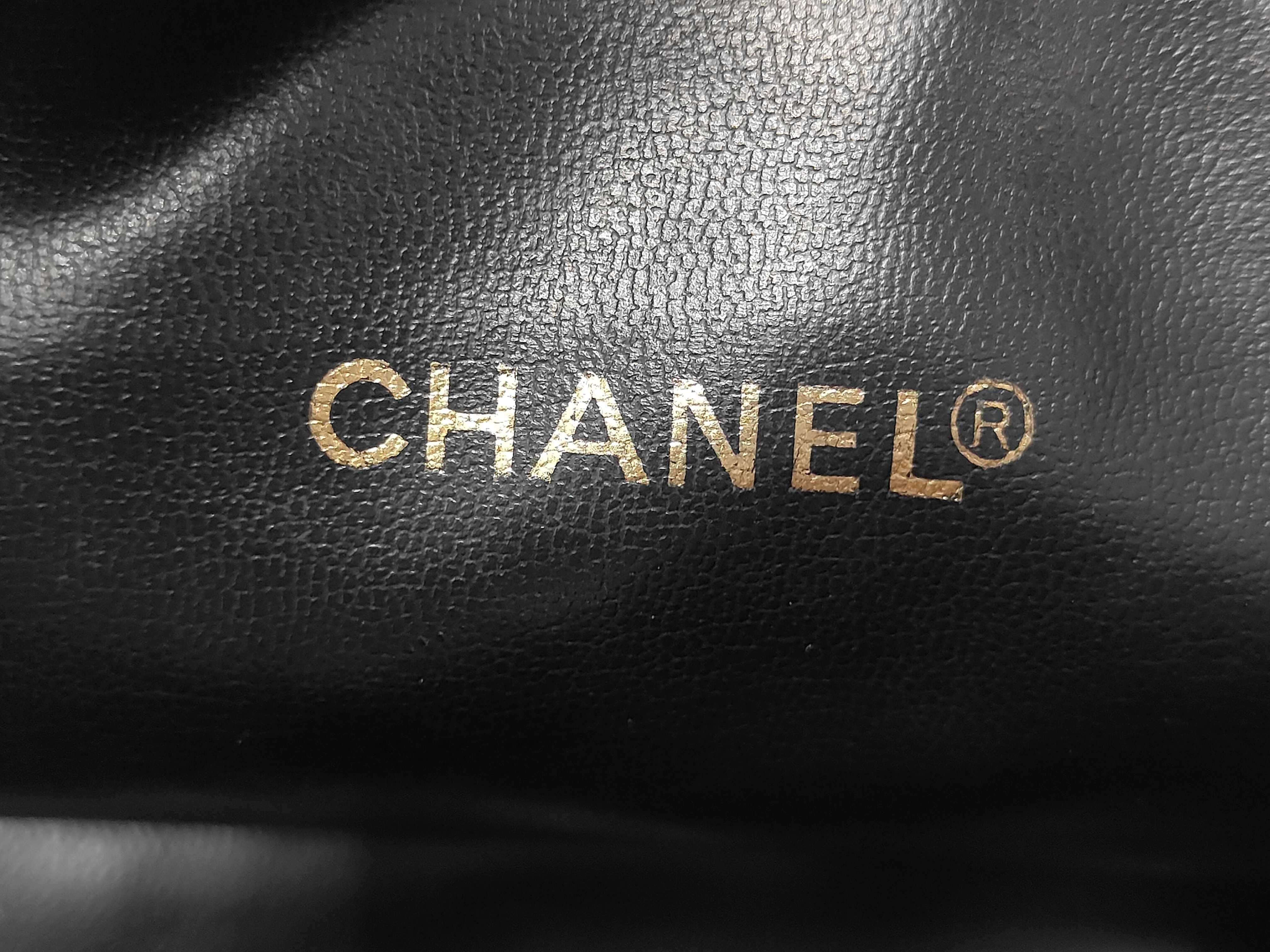 backpack, grained calfskin, black and gold, Matelassé style. — view 9