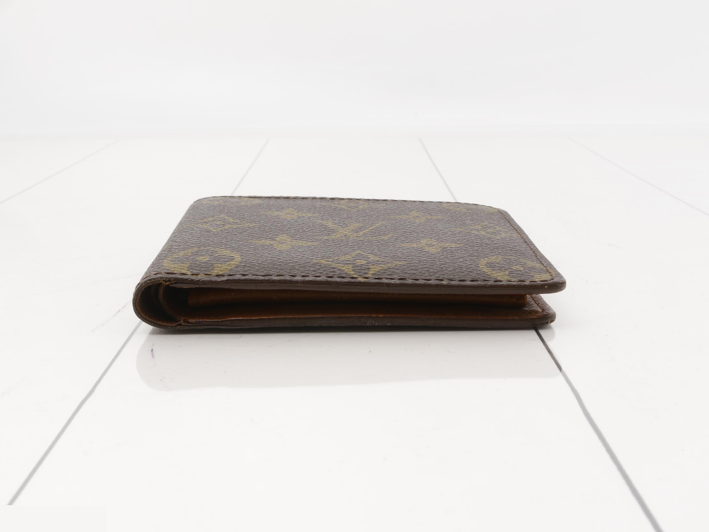 wallet — view 3