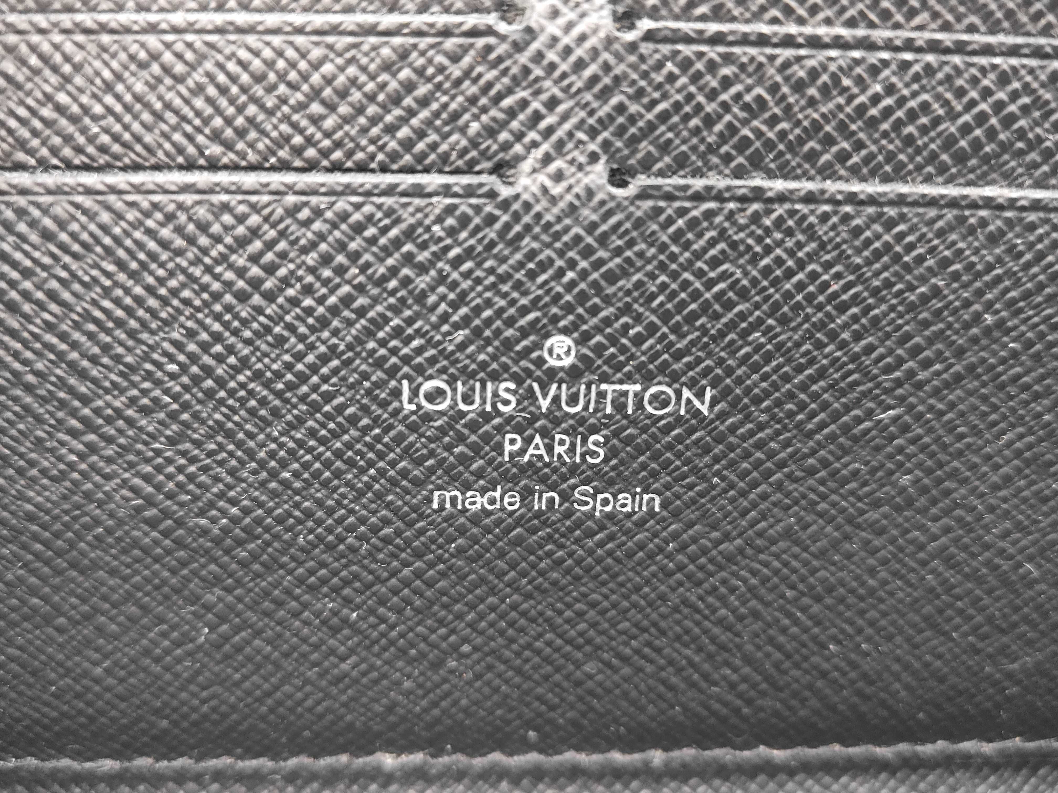 Epi Black Leather Zippy Wallet — view 7