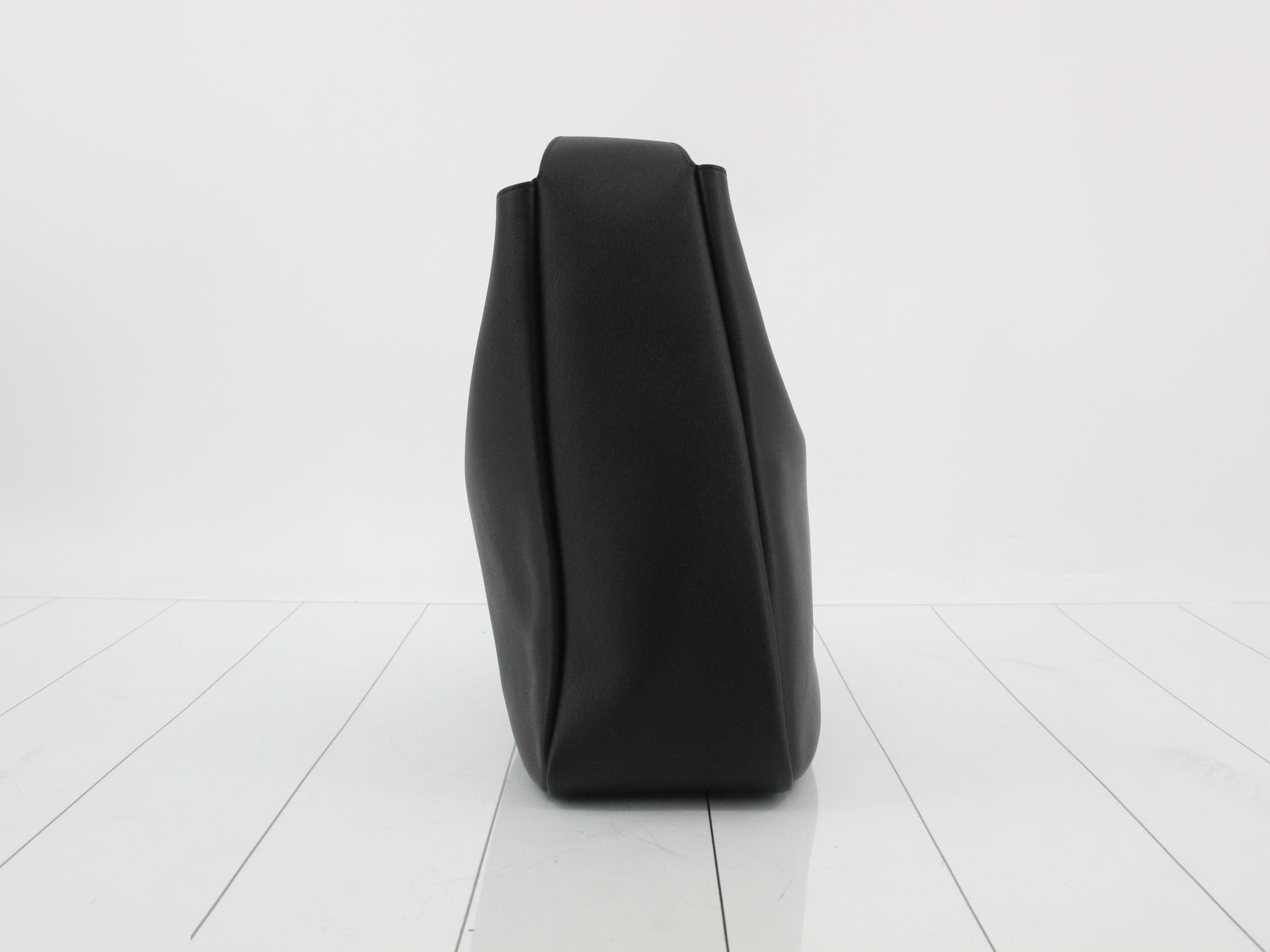 Le Cincassette Leather Semi-Shoulder Bag, Black — view 3