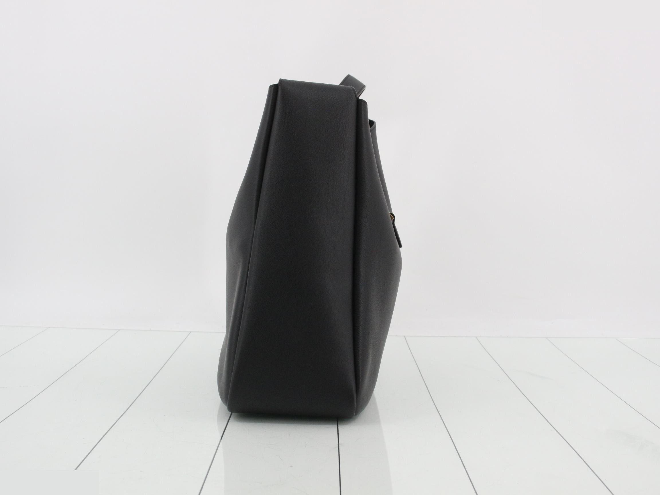 Le Cincassette Leather Semi-Shoulder Bag, Black — view 4