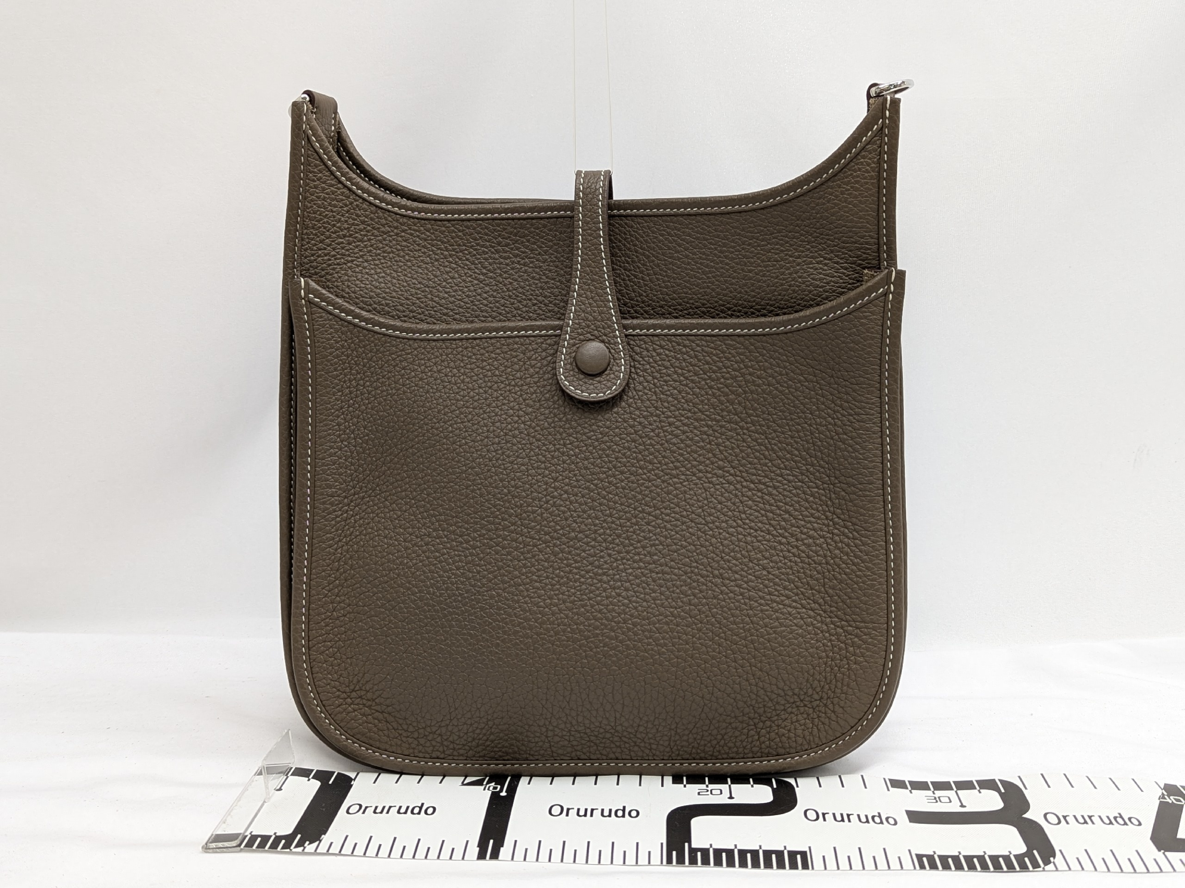 Evelyne III PM Taurillon Clemence Etoupe Silver Hardware B Stamp Shoulder Bag — view 2