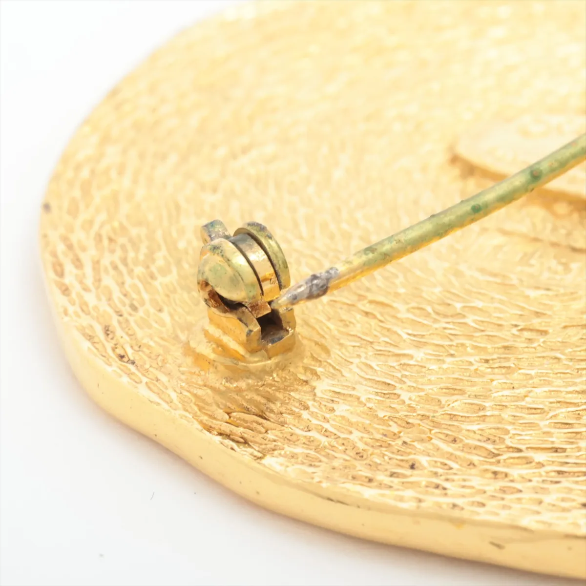 31 RUE CAMBON 1131 Brooch, GP Gold. Shows — view 3