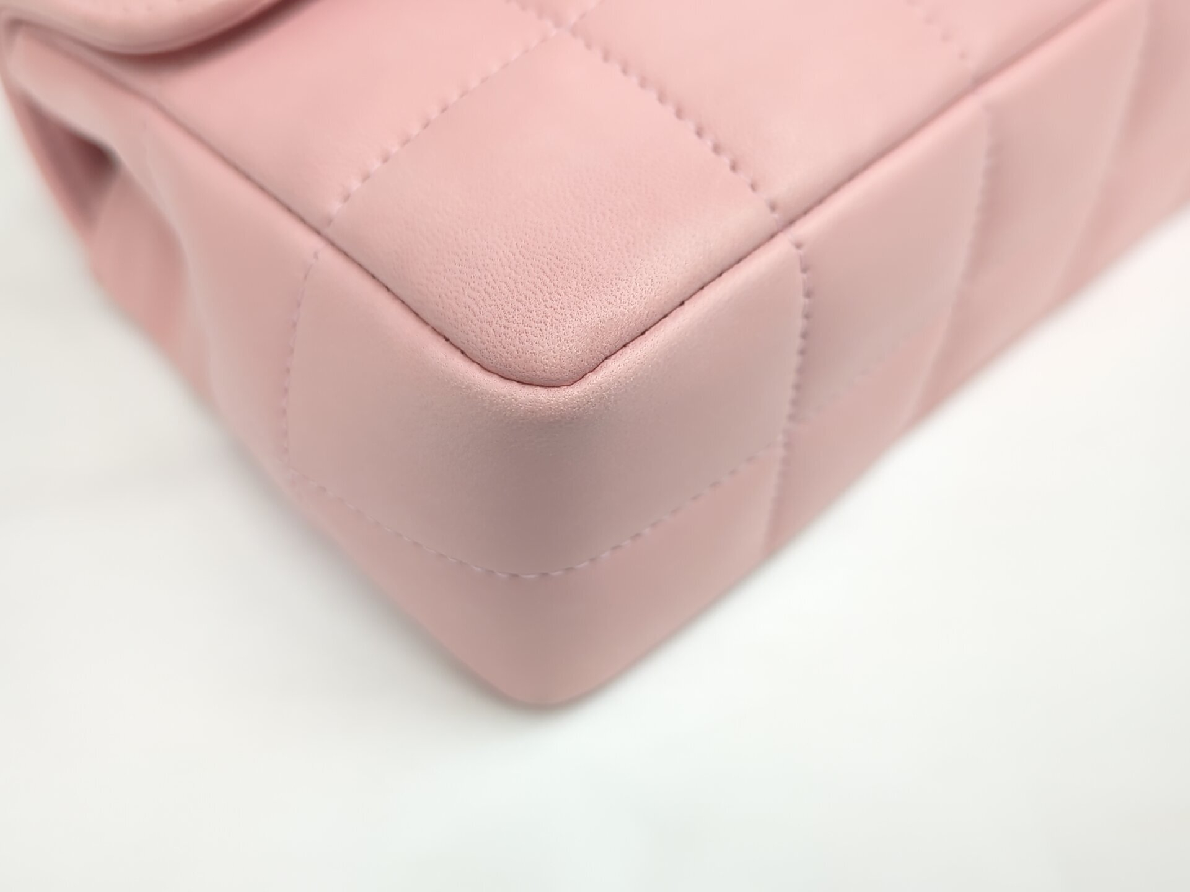 Lambskin Chocolate Bar Camellia Pink Chain Shoulder Bag (No. 8) — view 3