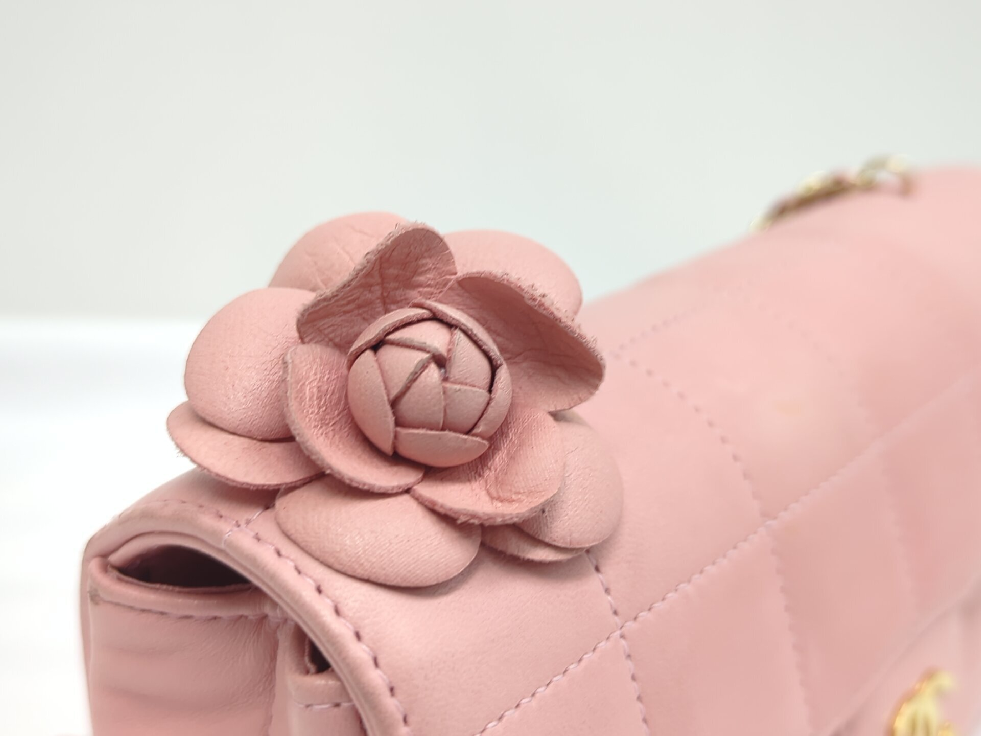 Lambskin Chocolate Bar Camellia Pink Chain Shoulder Bag (No. 8) — view 8