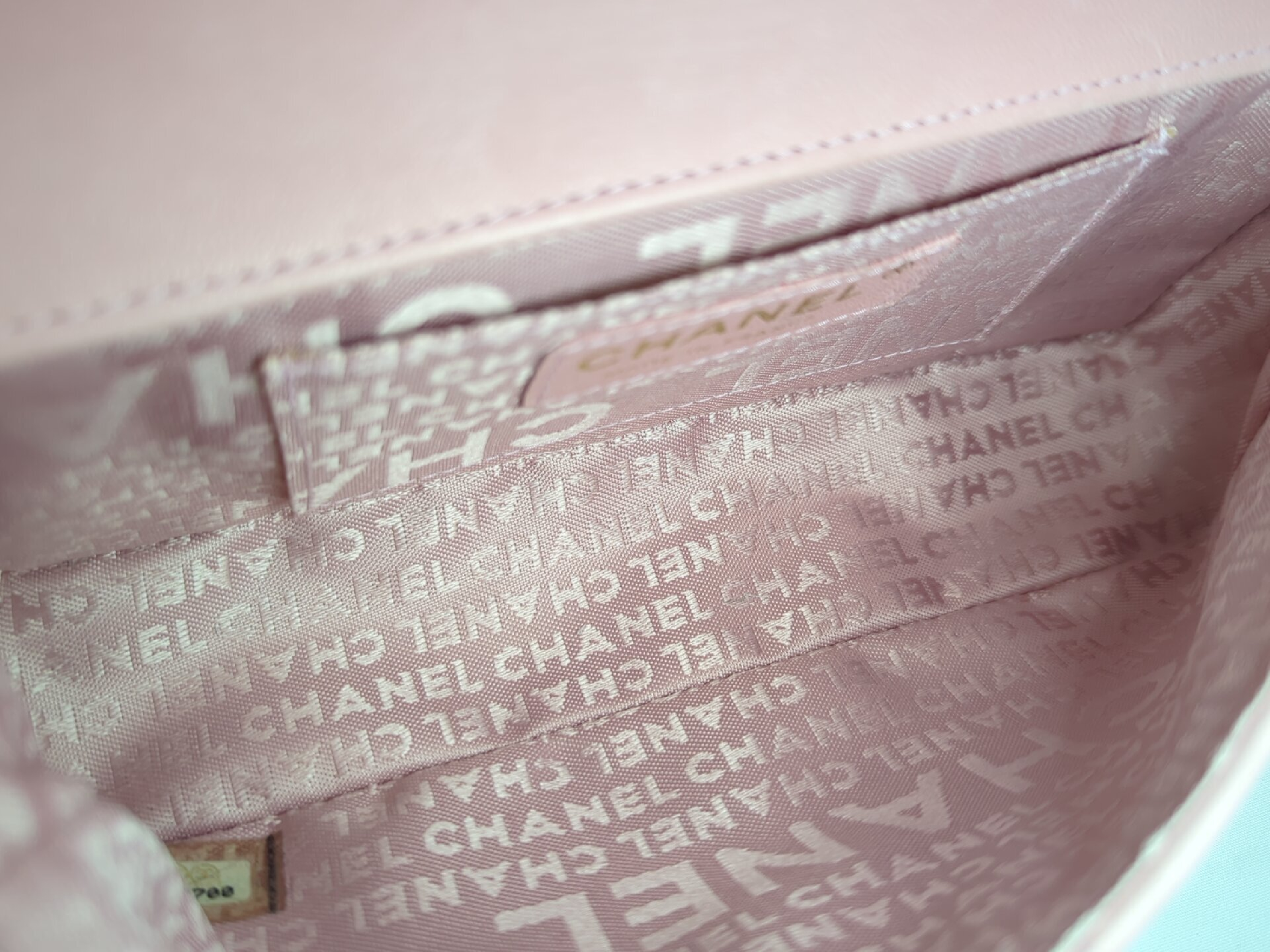 Lambskin Chocolate Bar Camellia Pink Chain Shoulder Bag (No. 8) — view 9