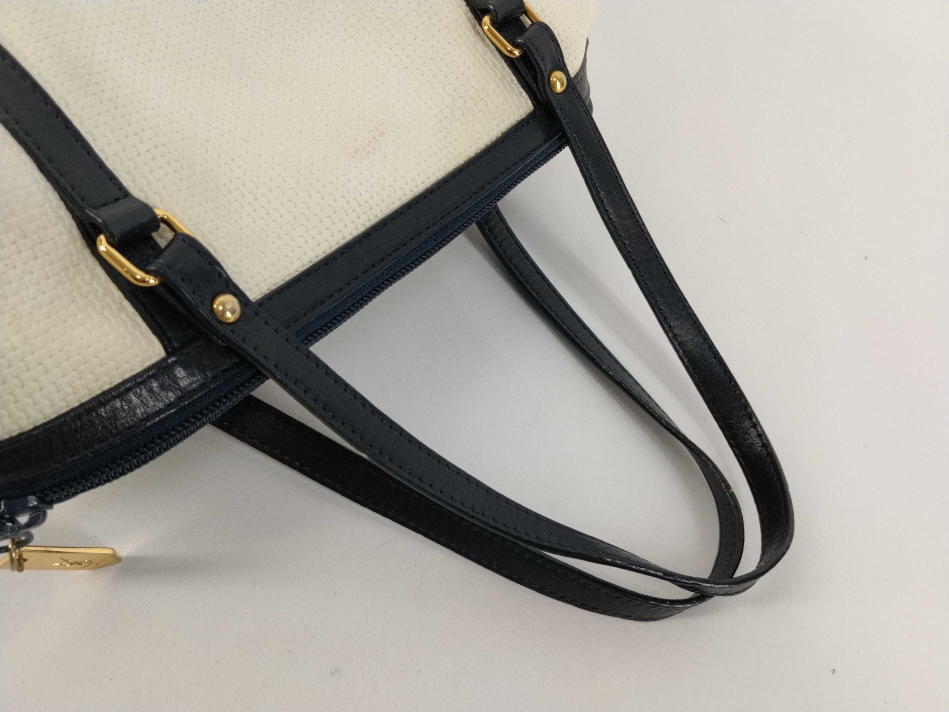 handbag — view 3