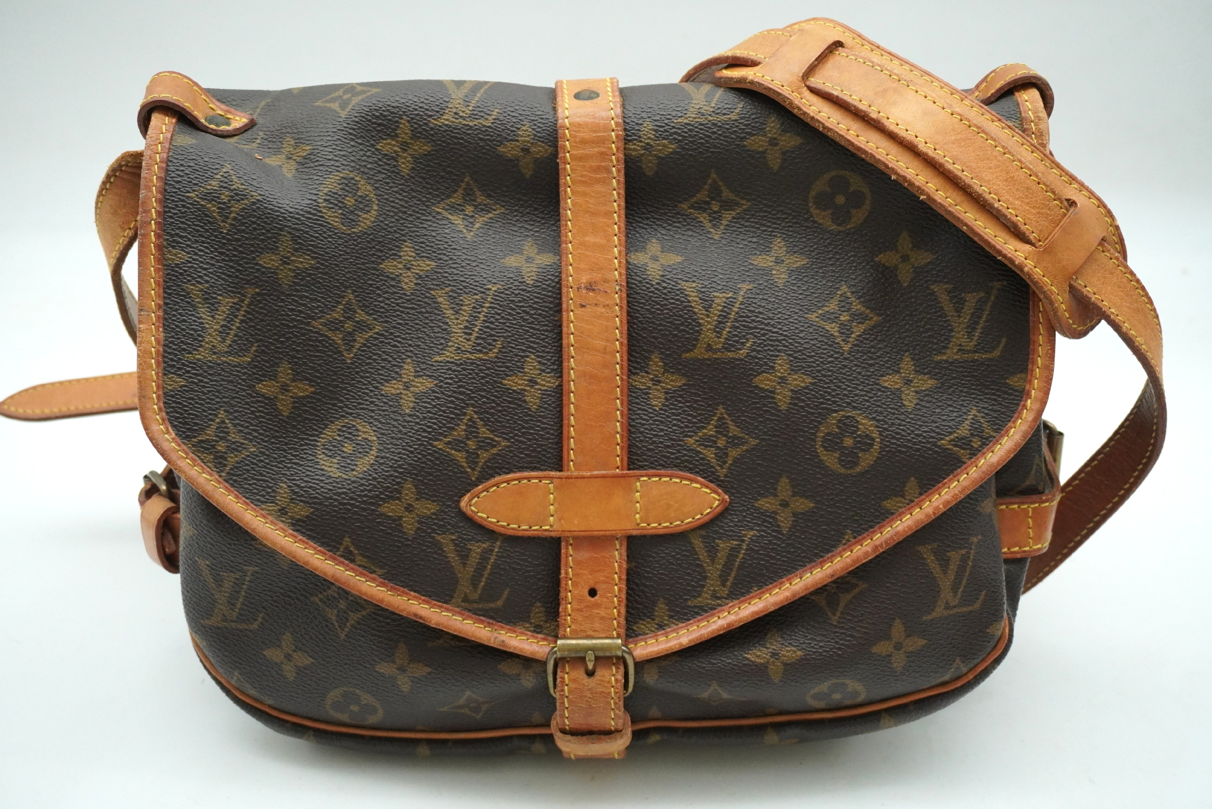 Monogram Saumur 30 M42256 Shoulder Bag