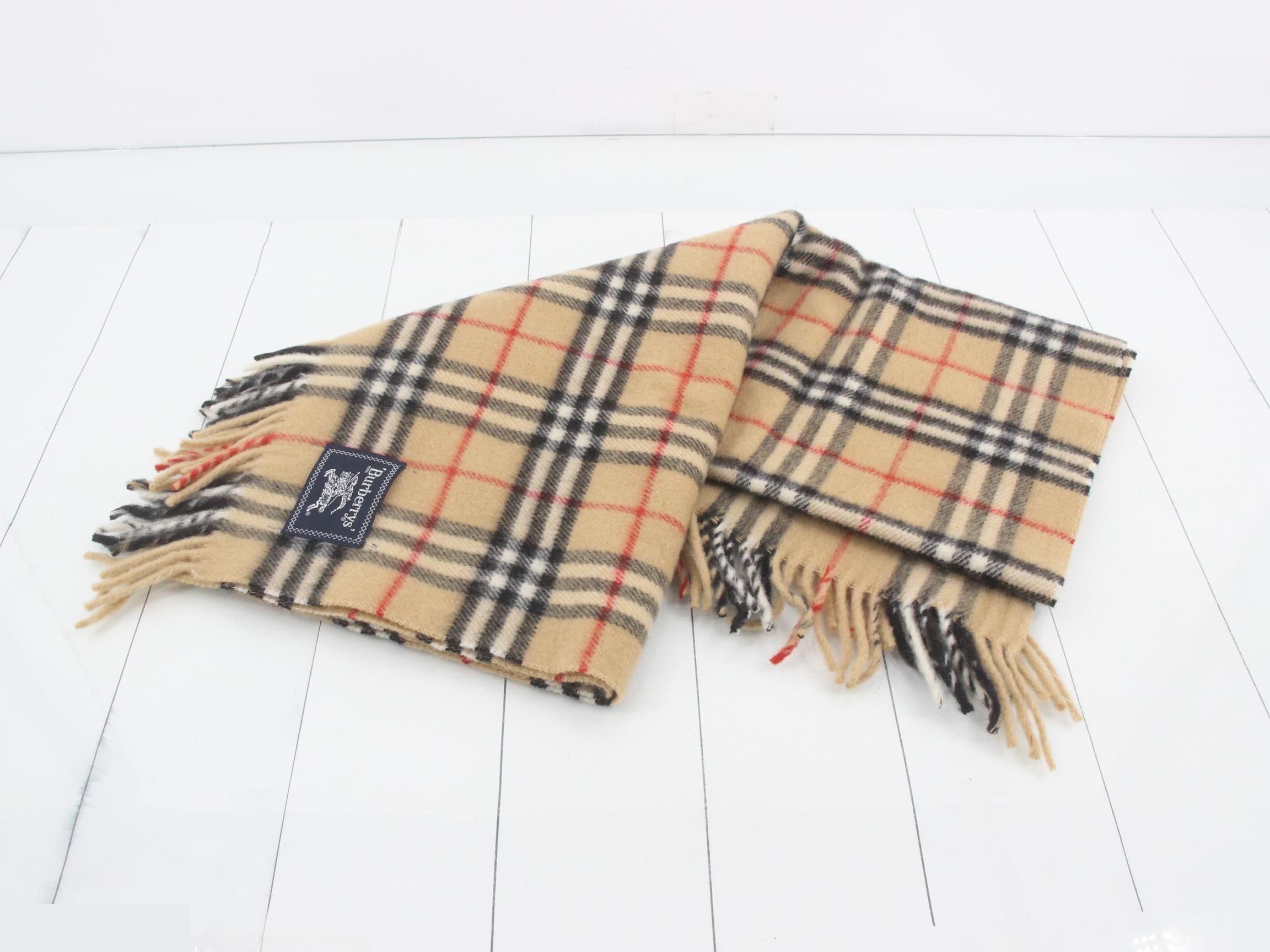 Nova Check lap blanket/shawl, beige — view 2