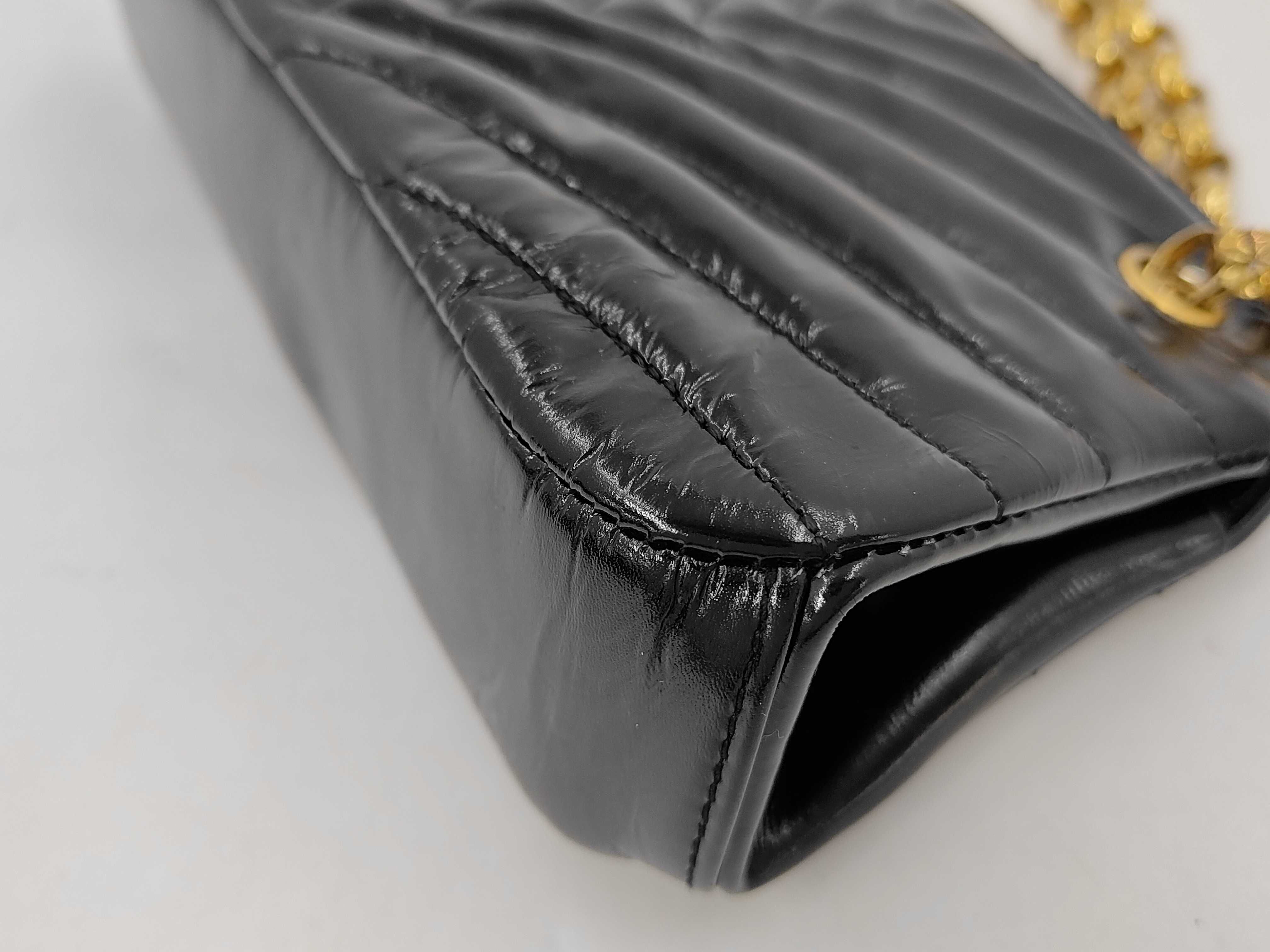 V-stitch gold chain shoulder bag — view 4