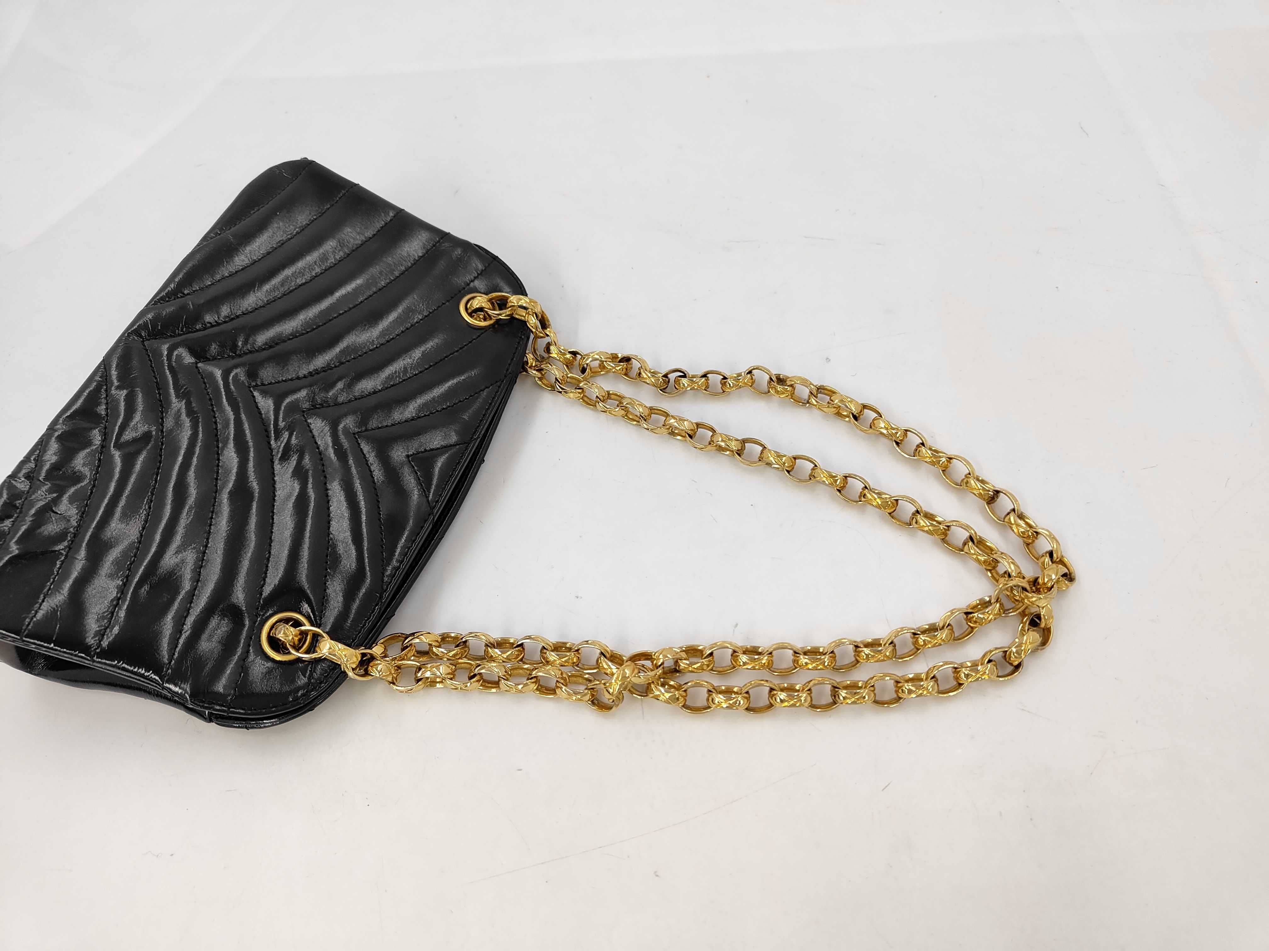 V-stitch gold chain shoulder bag — view 5