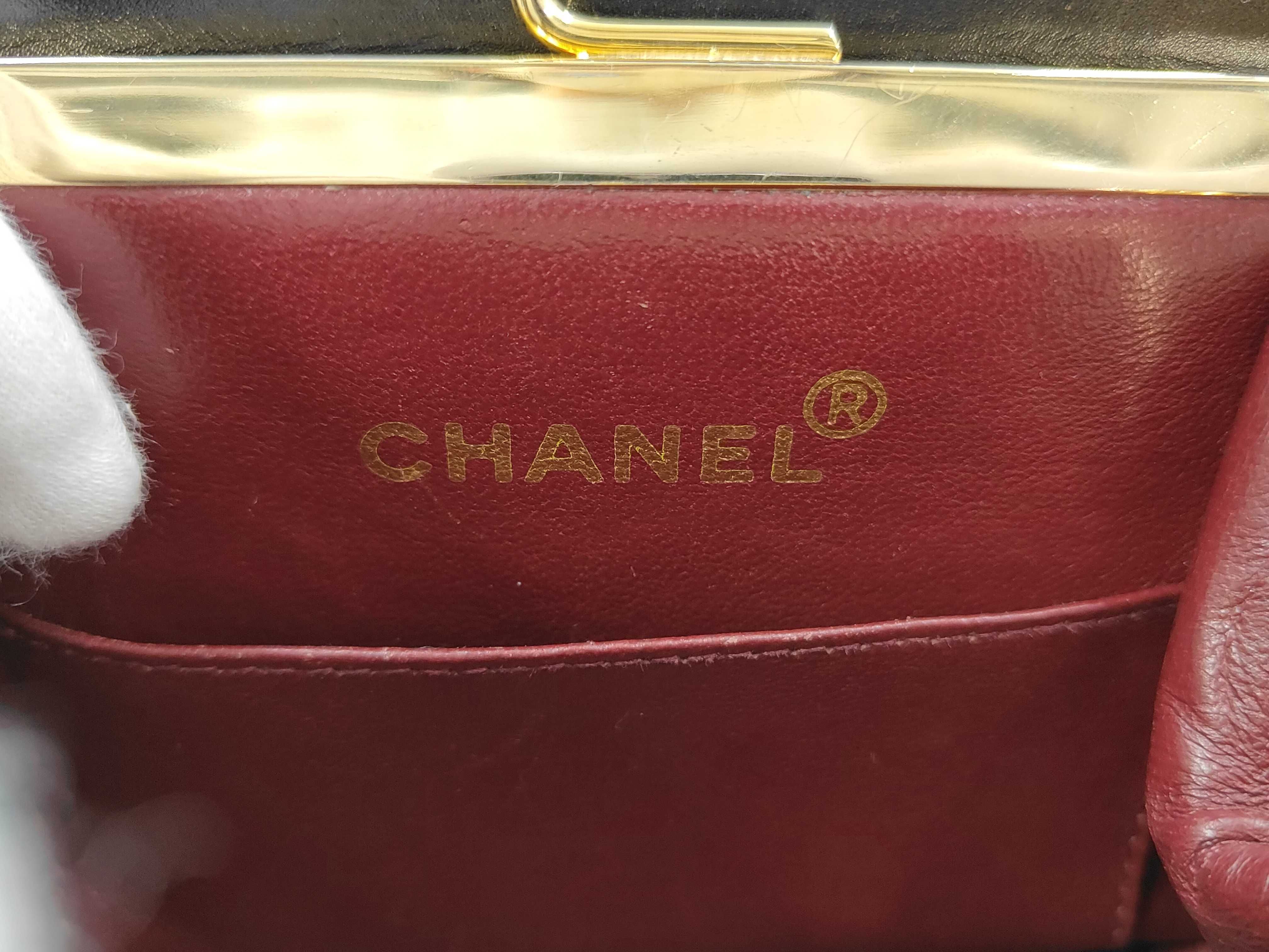 V-stitch gold chain shoulder bag — view 10