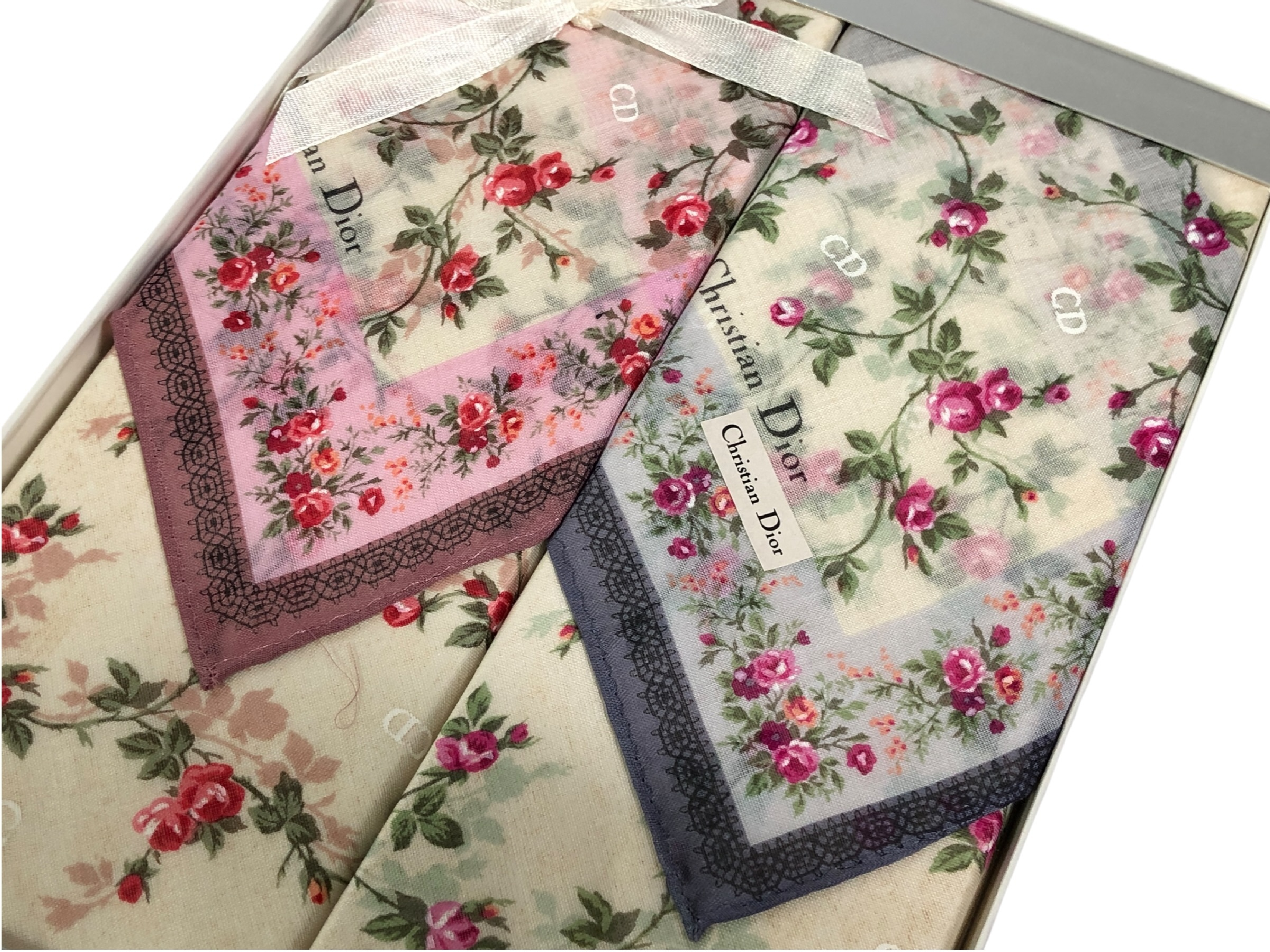 Unused Dior handkerchief and scarf set, gift set, box, and other accessories. — view 3