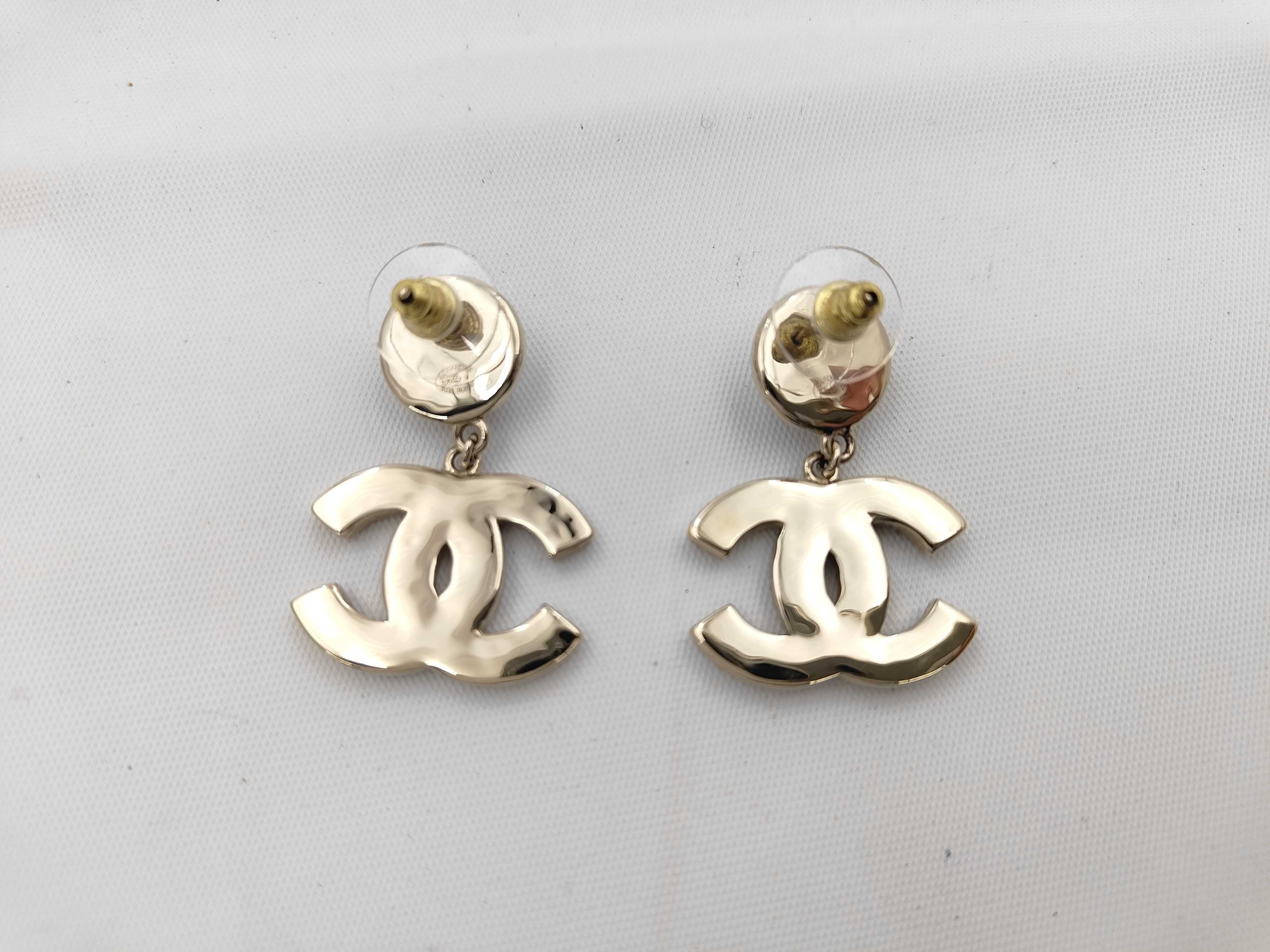 B25V Coco Pearl Earrings — view 2