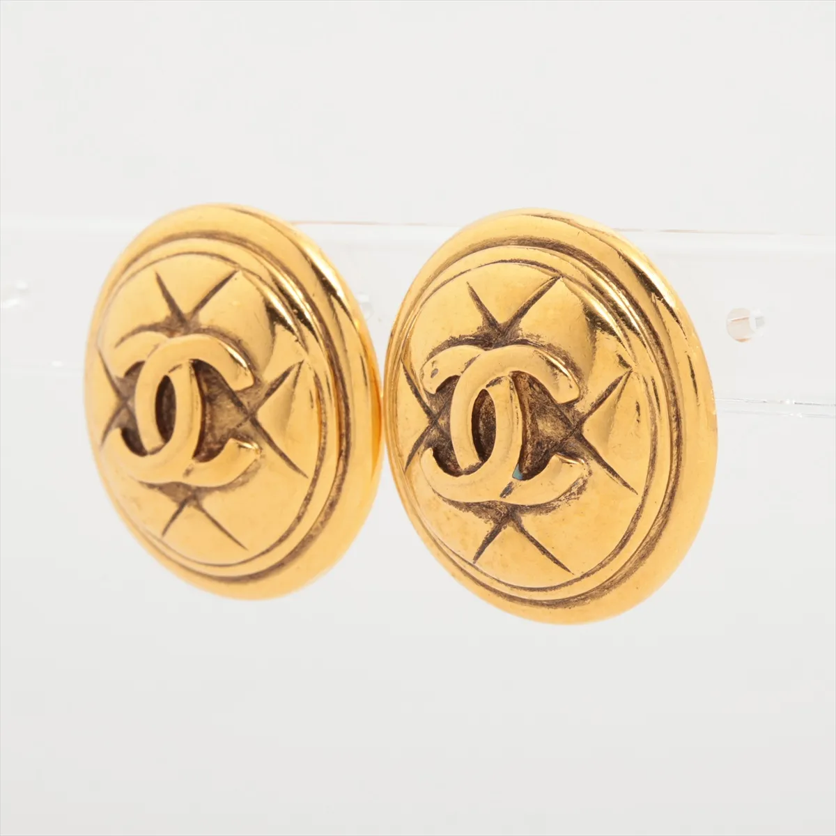 Cocomark Matelasse 2389 Earrings (for both ears) GP Gold — view 3