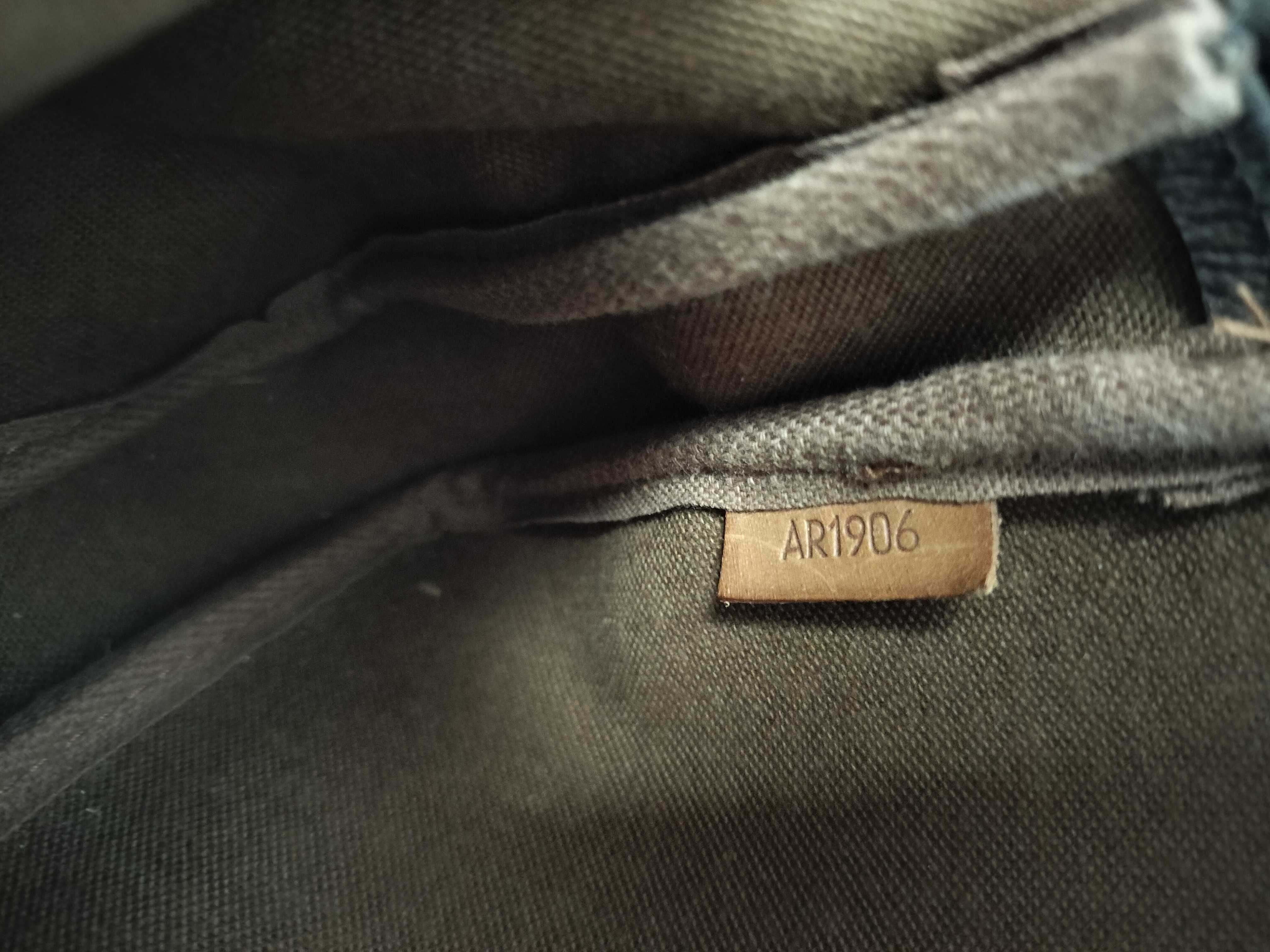Monogram Louis Vuitton M51980 Pochette Accessoires Monogram AR1906 Pouch — view 11