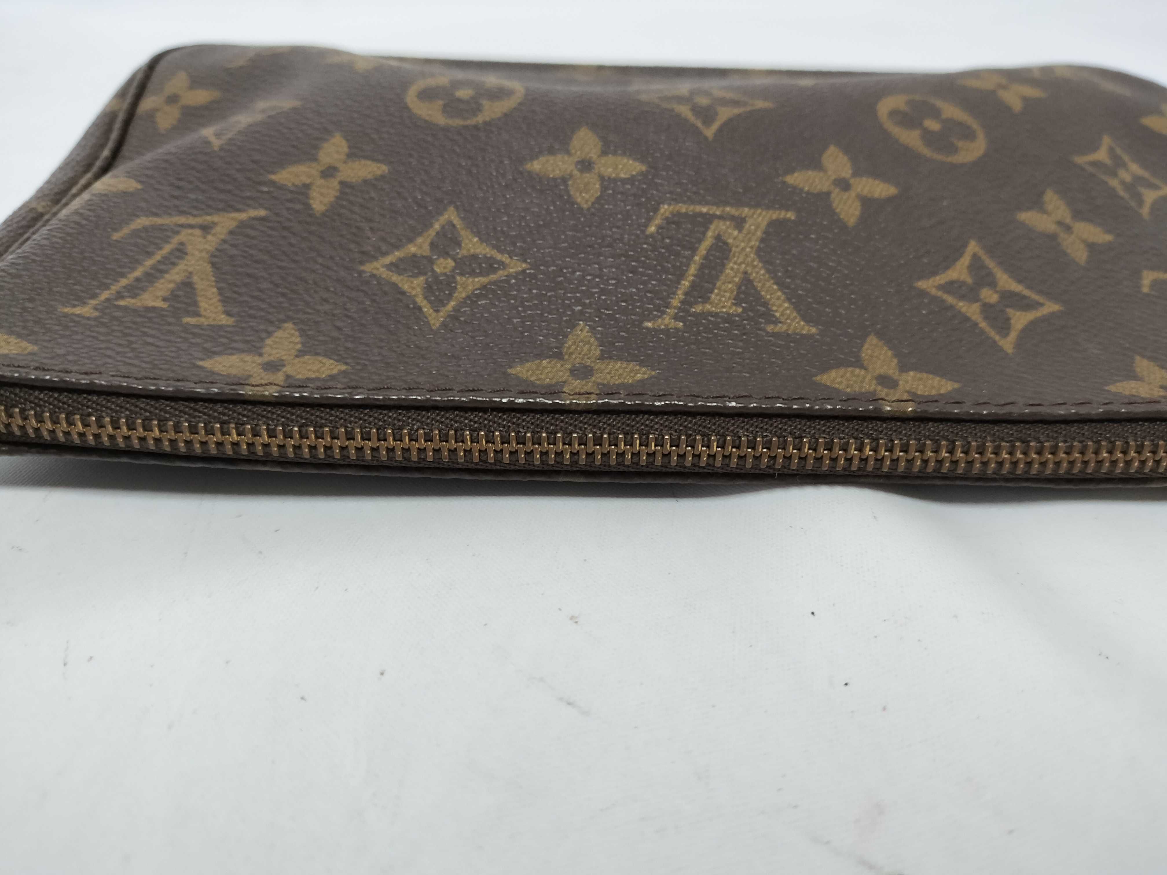 Monogram Louis Vuitton M51980 Pochette Accessoires Monogram AR1906 Pouch — view 4