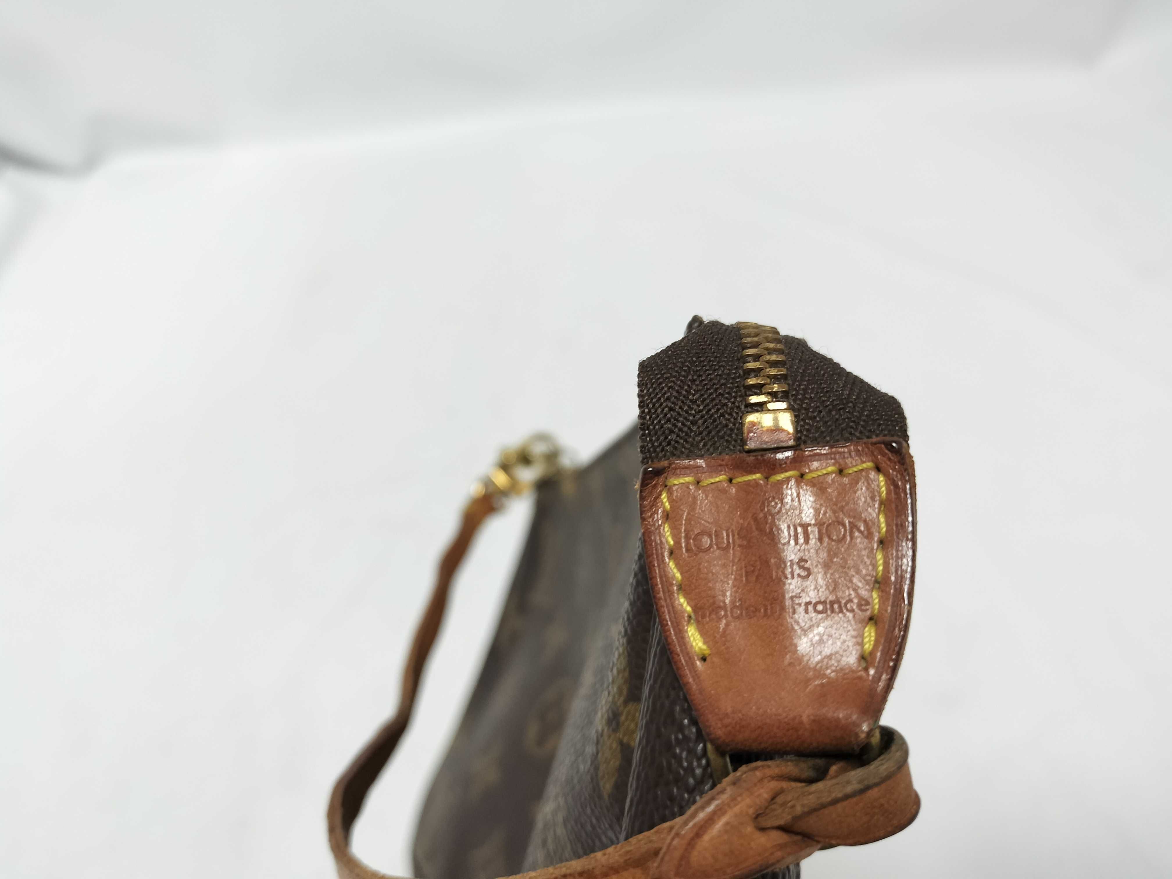 Monogram Louis Vuitton M51980 Pochette Accessoires Monogram AR1906 Pouch — view 6