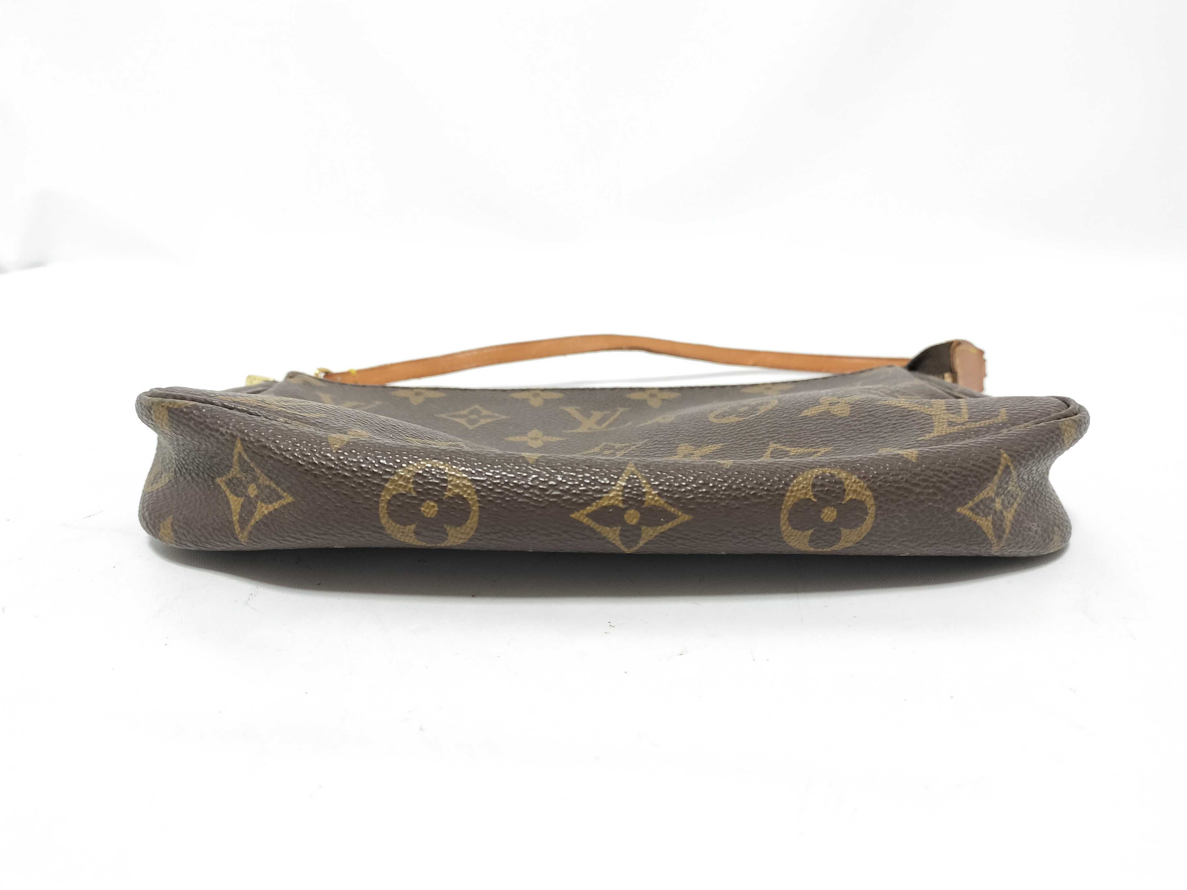 Monogram Louis Vuitton M51980 Pochette Accessoires Monogram AR1906 Pouch — view 7