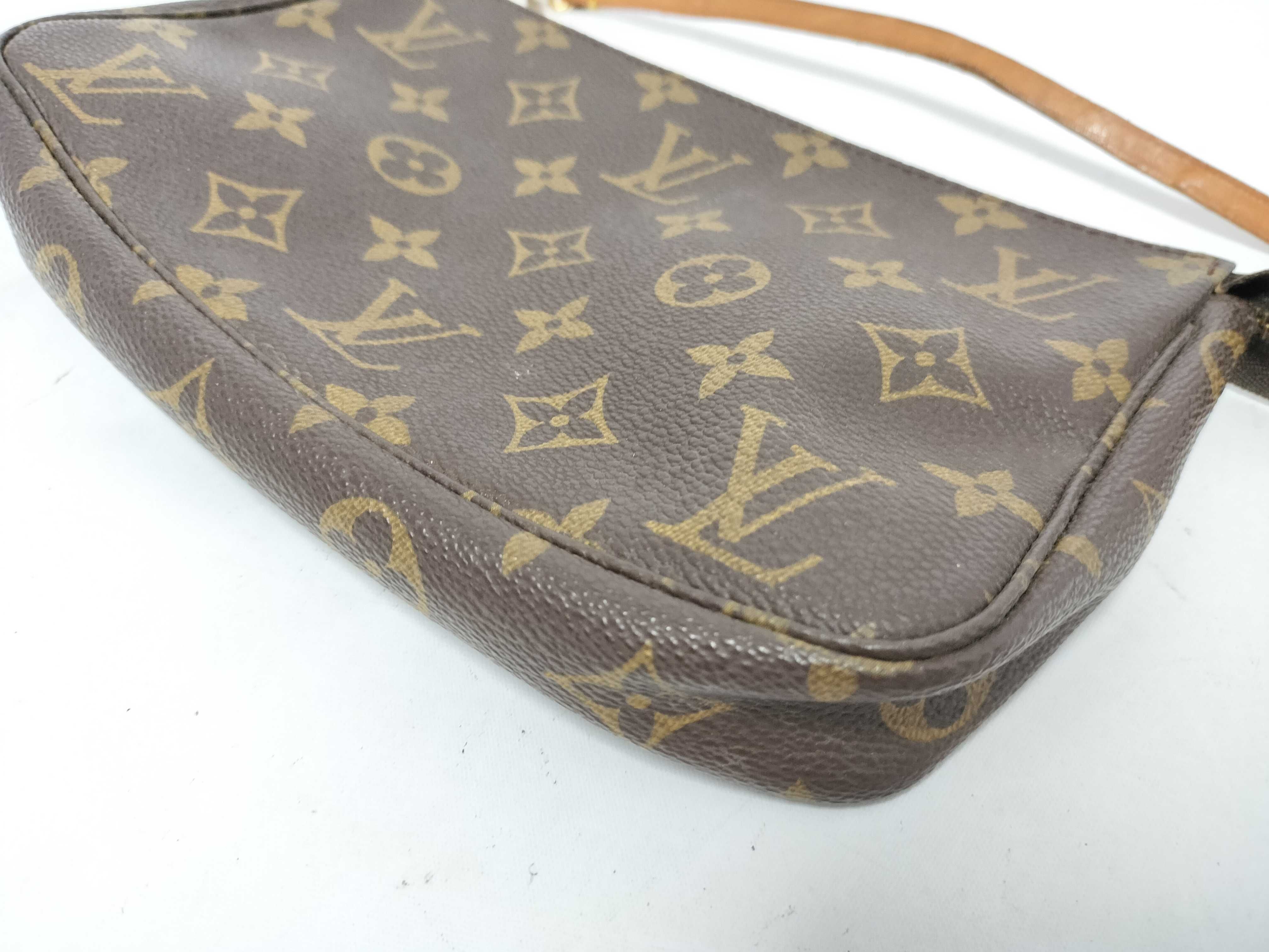 Monogram Louis Vuitton M51980 Pochette Accessoires Monogram AR1906 Pouch — view 8