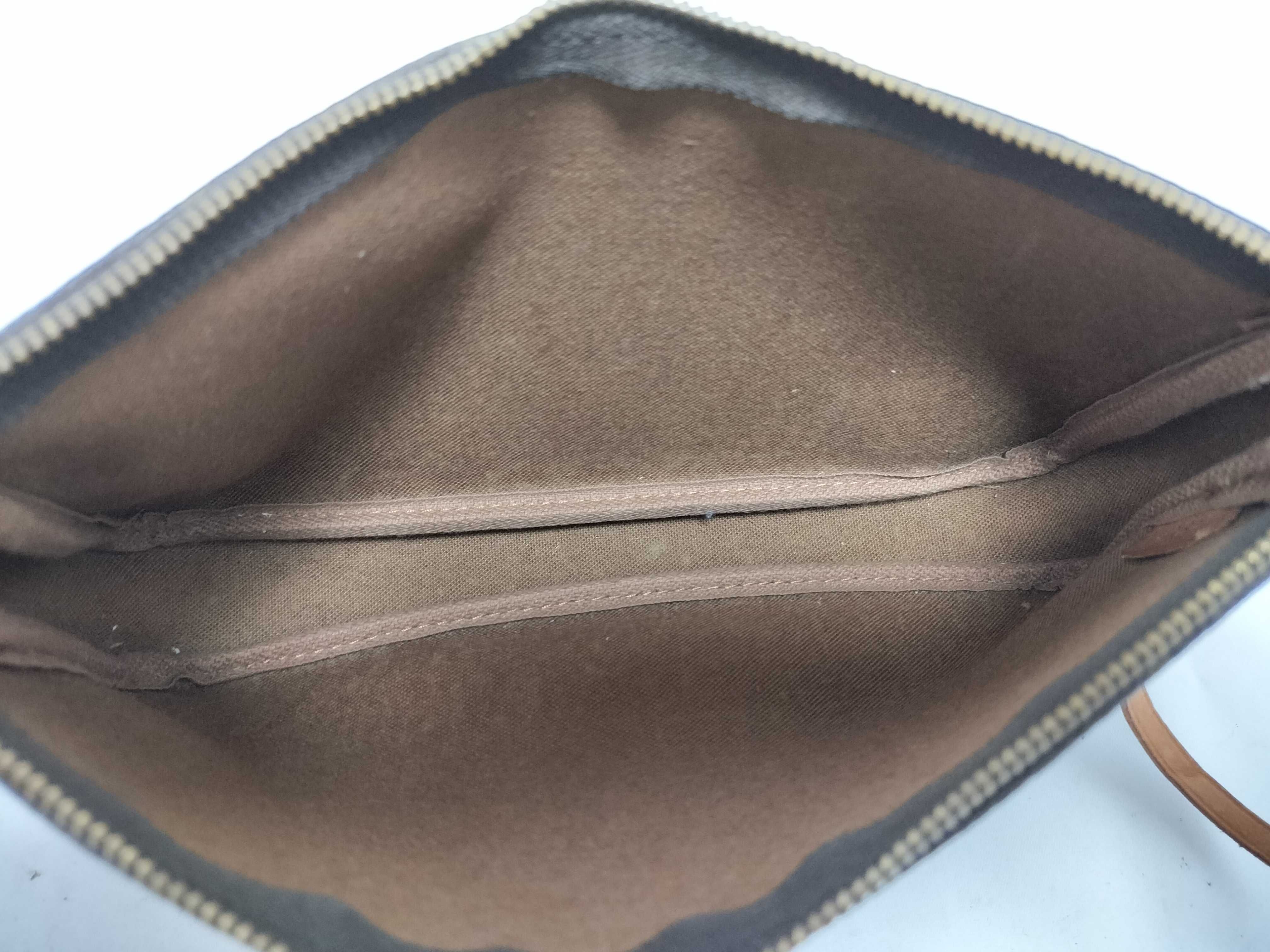 Monogram Louis Vuitton M51980 Pochette Accessoires Monogram AR1906 Pouch — view 9
