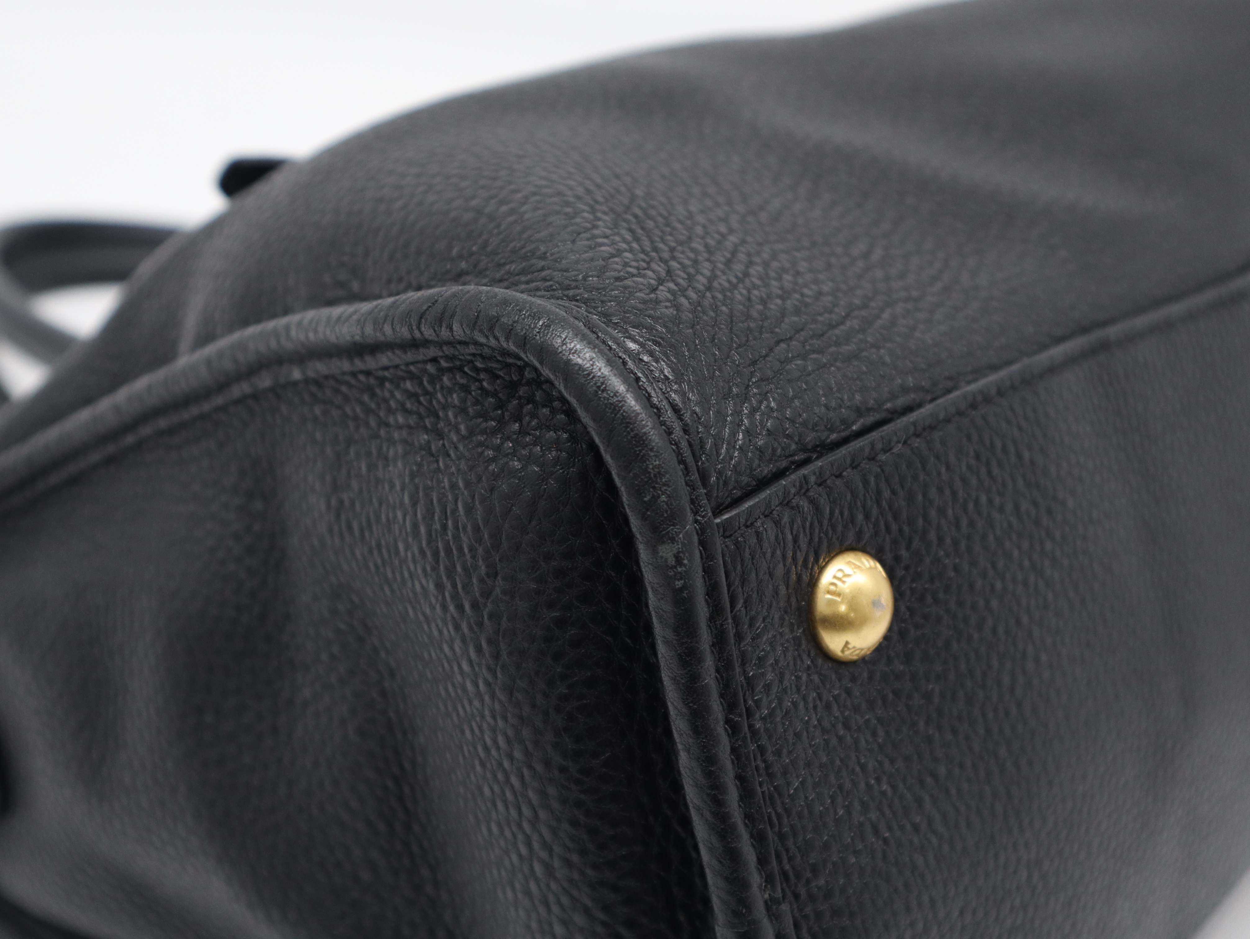 BL0805 Vitello Daino Leather 2-Way Bag with Metal Logo, Black, Strap and Dust Bag Included, Handbag — view 11
