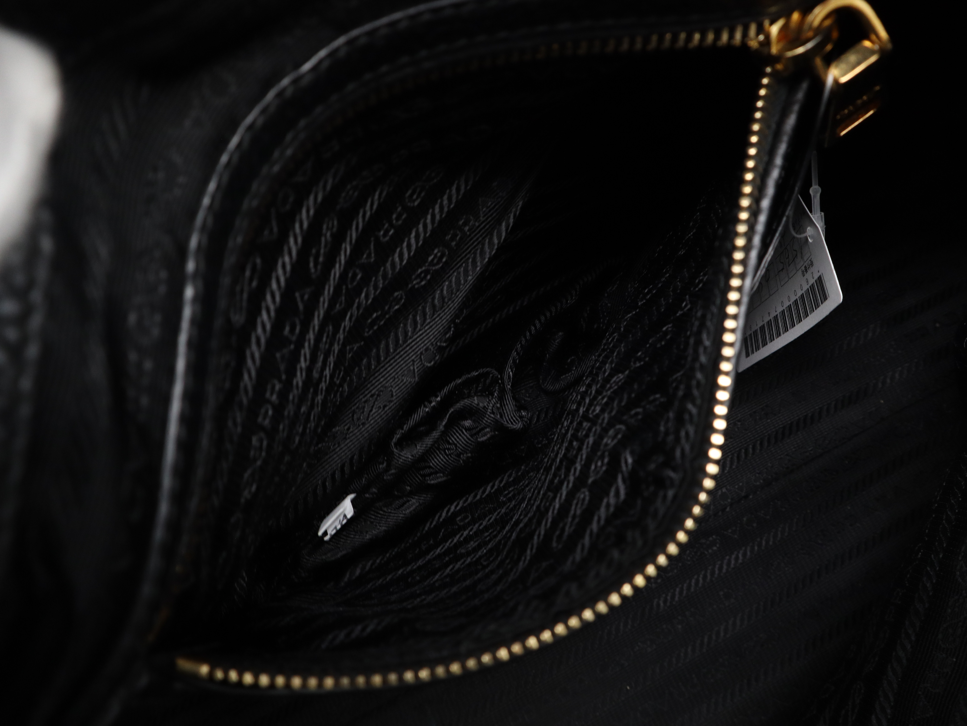 BL0805 Vitello Daino Leather 2-Way Bag with Metal Logo, Black, Strap and Dust Bag Included, Handbag — view 13