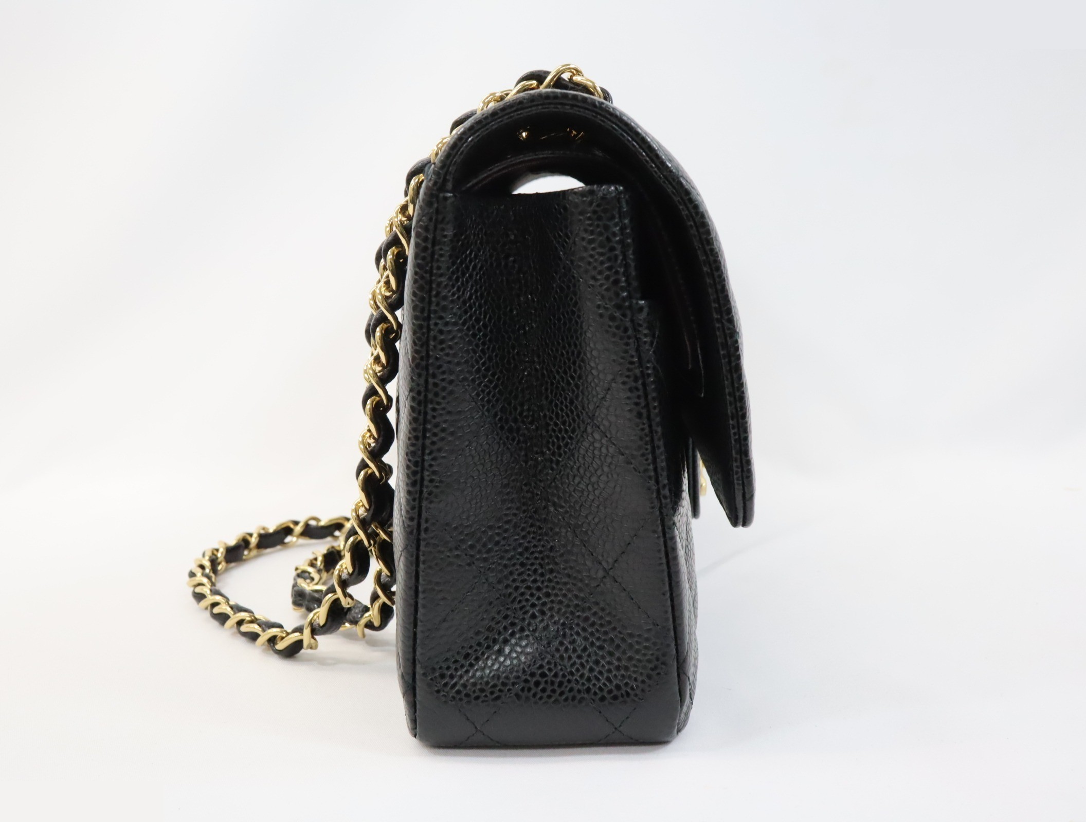 Matelassé 25, caviar leather, double flap, serial number 31 series. — view 3