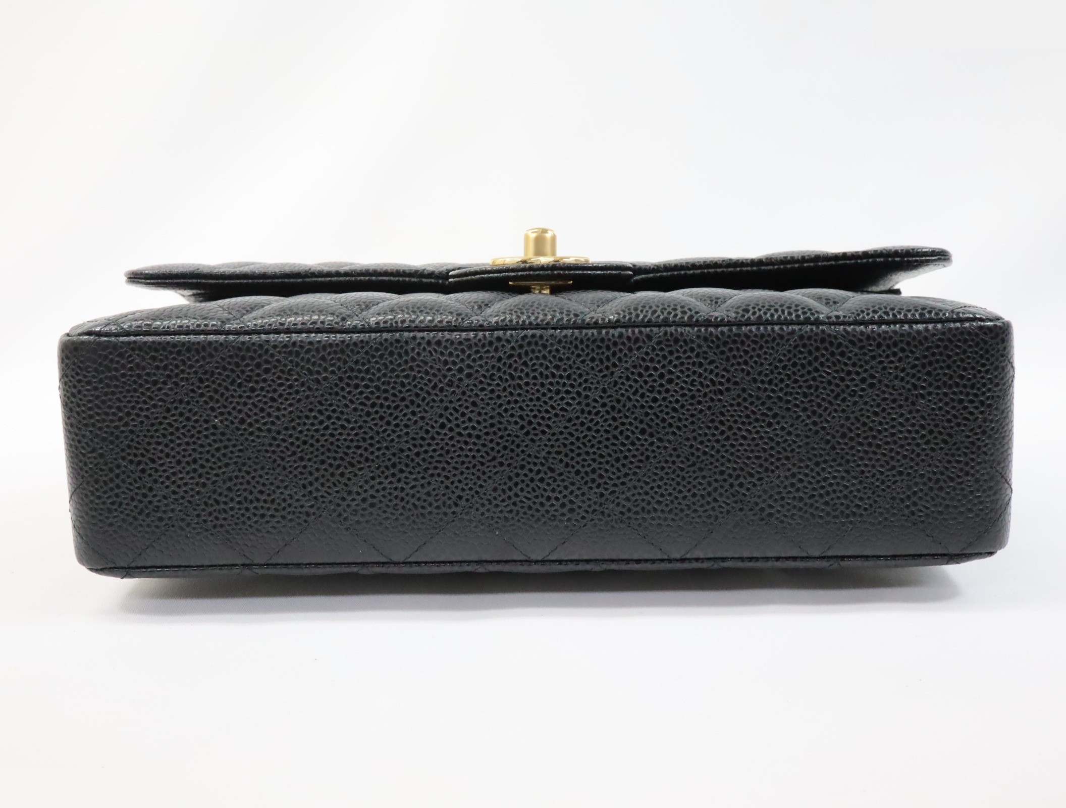 Matelassé 25, caviar leather, double flap, serial number 31 series. — view 4