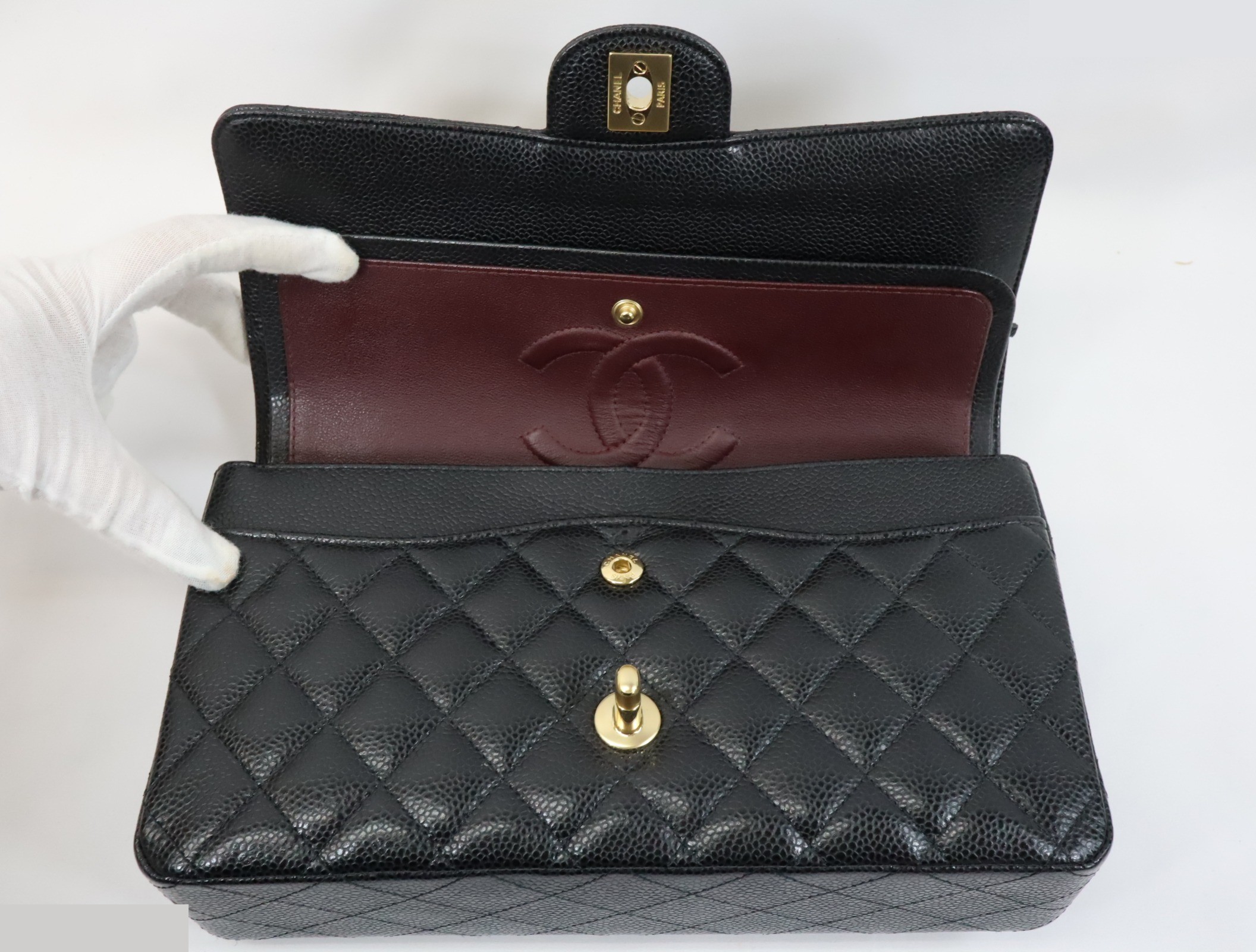 Matelassé 25, caviar leather, double flap, serial number 31 series. — view 9