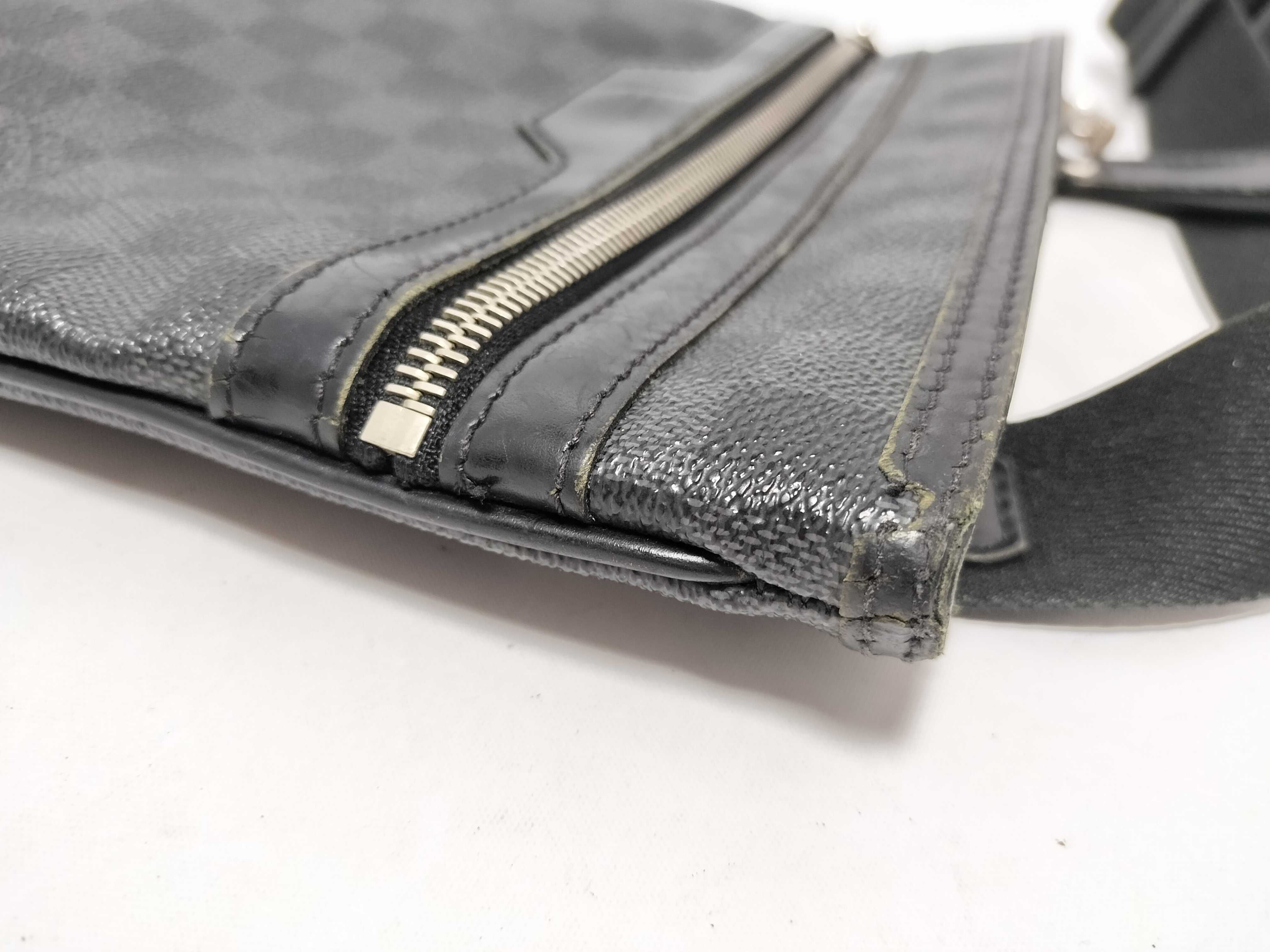 Damier Graphite Thomas Shoulder Bag — view 11