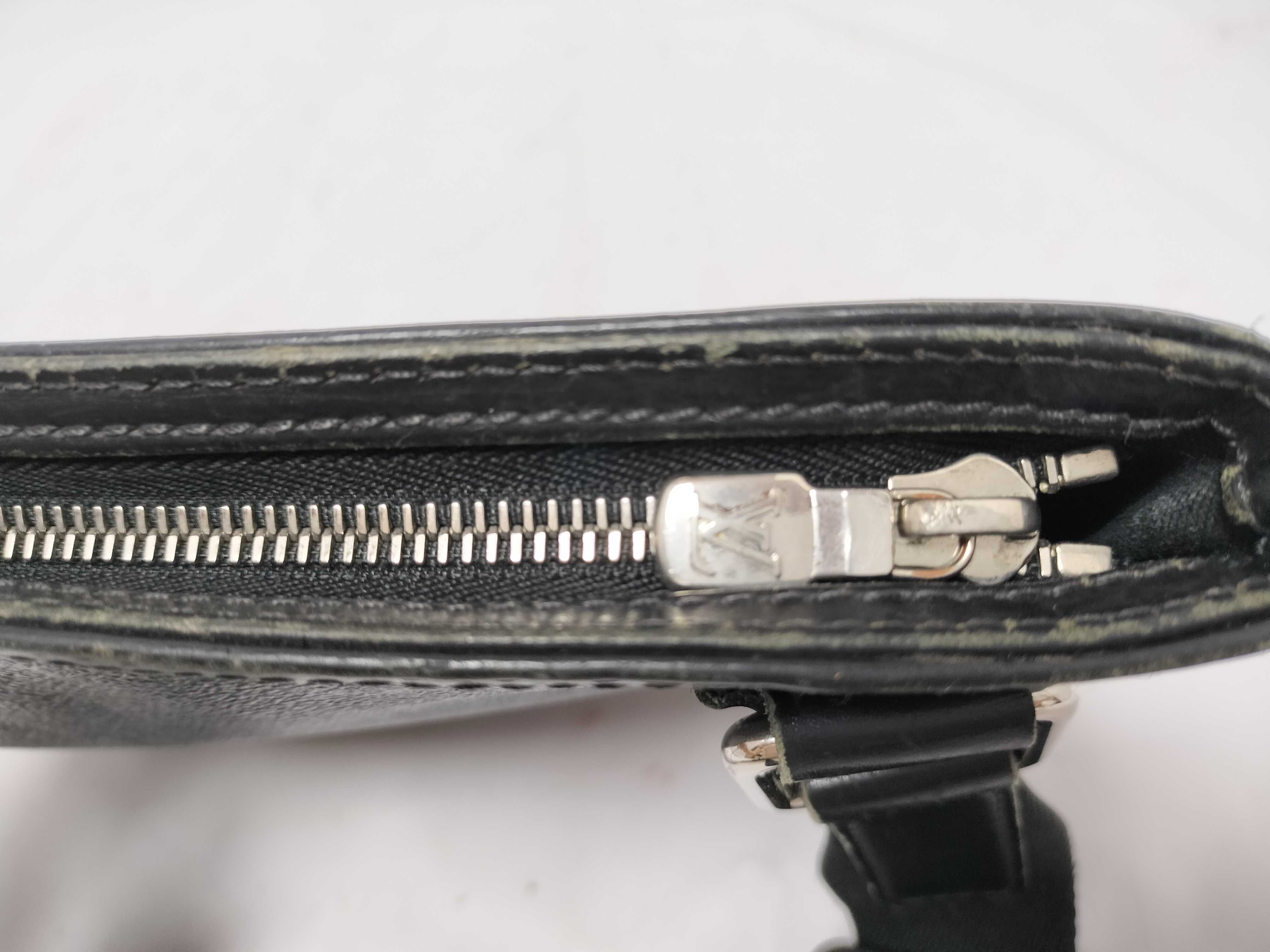 Damier Graphite Thomas Shoulder Bag — view 7