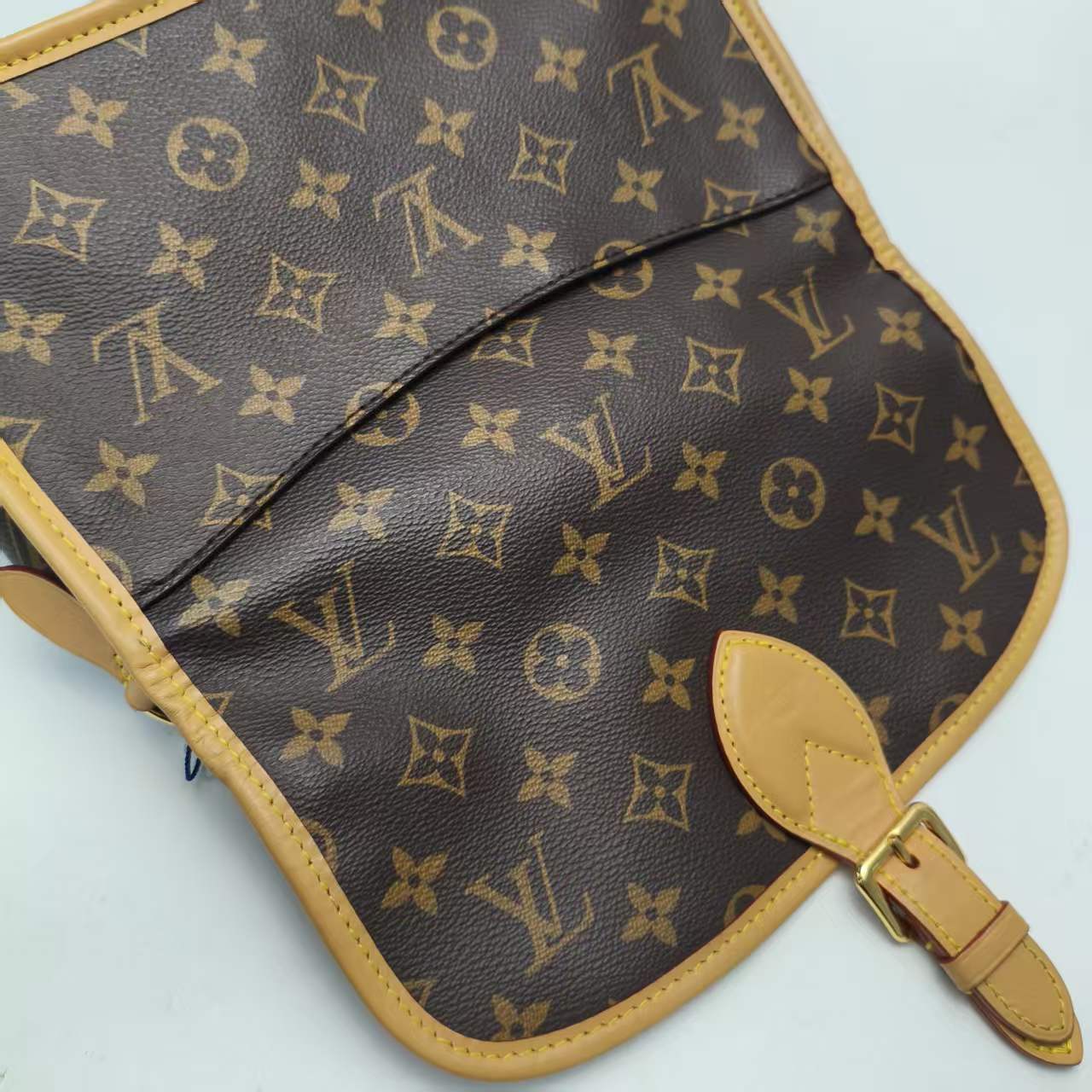 【*Shipped from: China*】LOUIS VUITTON PU Shoulder Bag — view 9