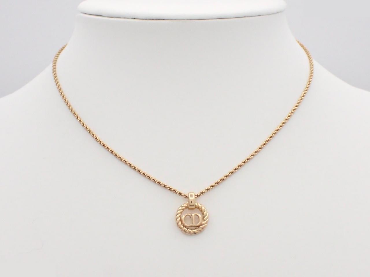 Other line: Precious metals/CD logo necklace/pendant, chain approximately 38cm. — view 3
