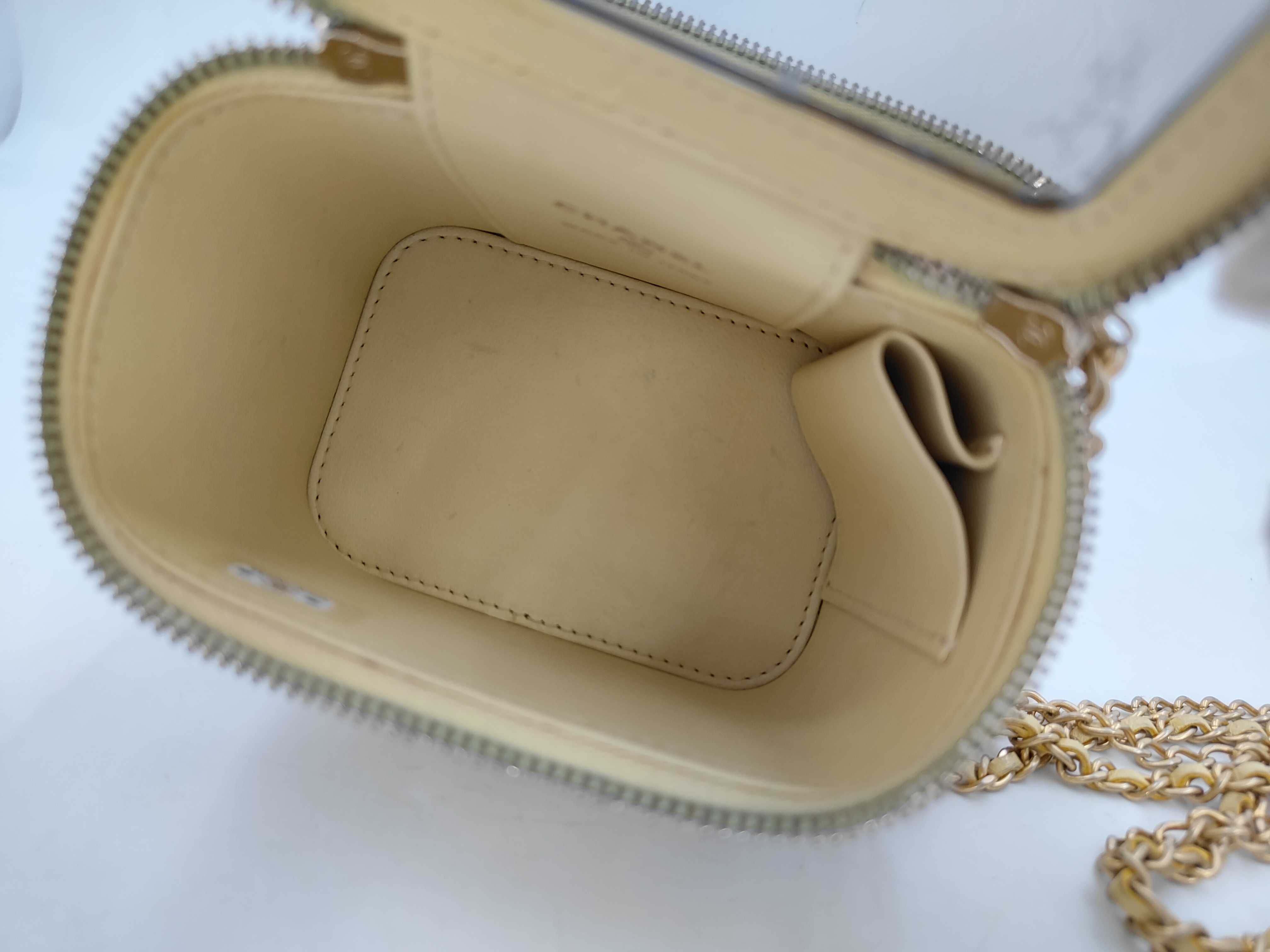 Matelassé Box Chain Shoulder Bag — view 9