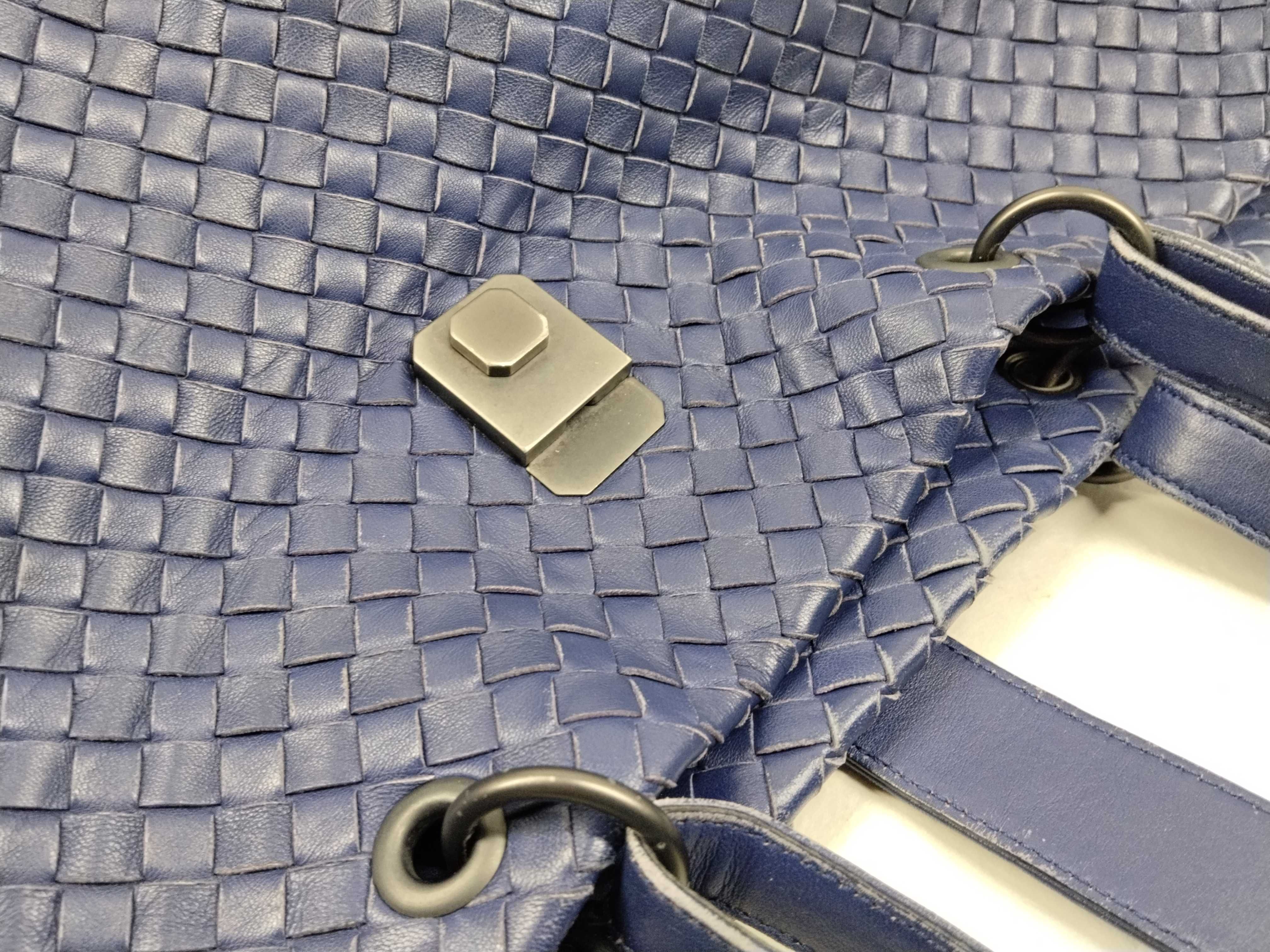 Intrecciato Hardware Tote Bag — view 9