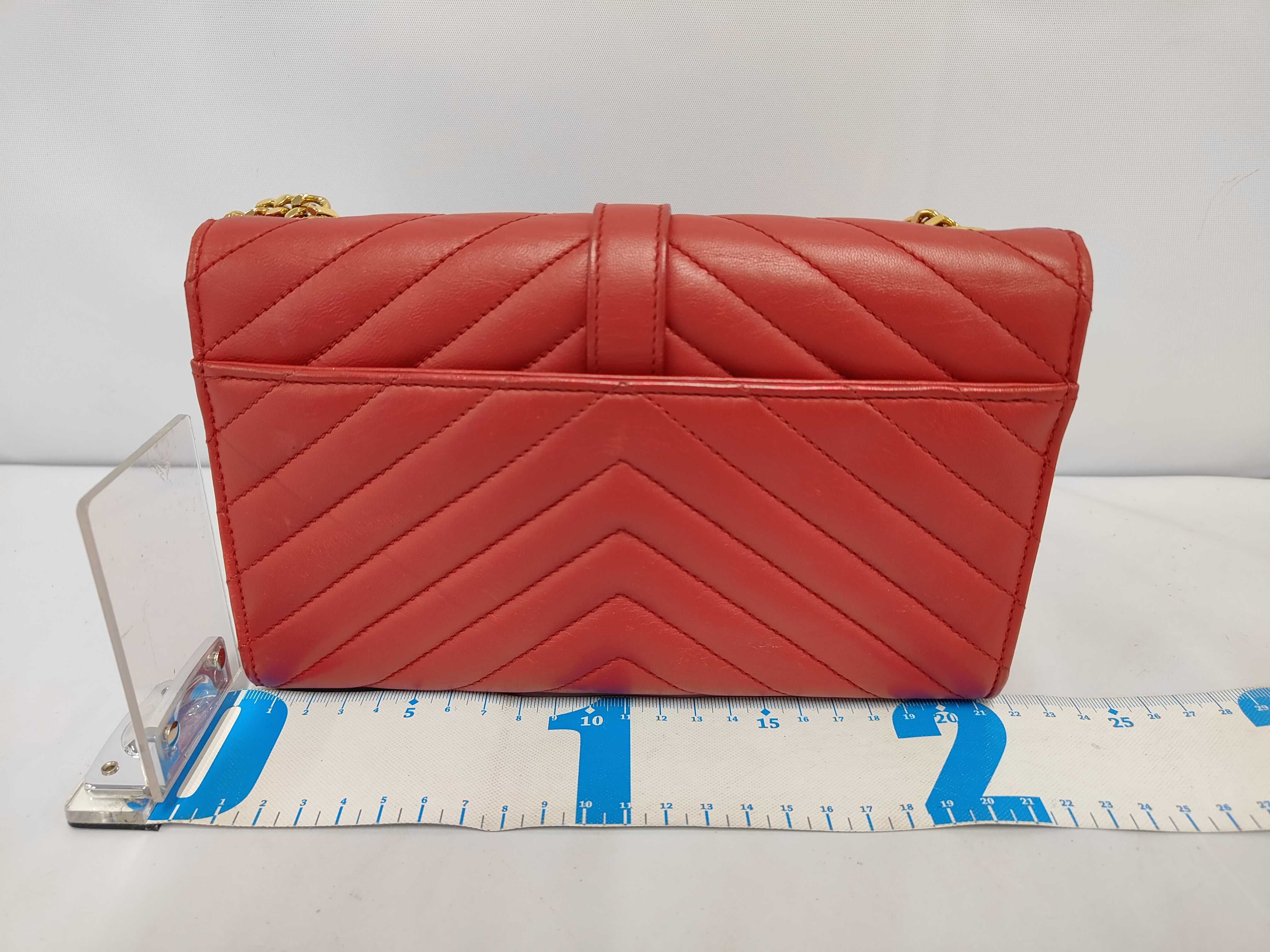 V-stitch 381668 Red Leather Chain Shoulder Bag — view 2