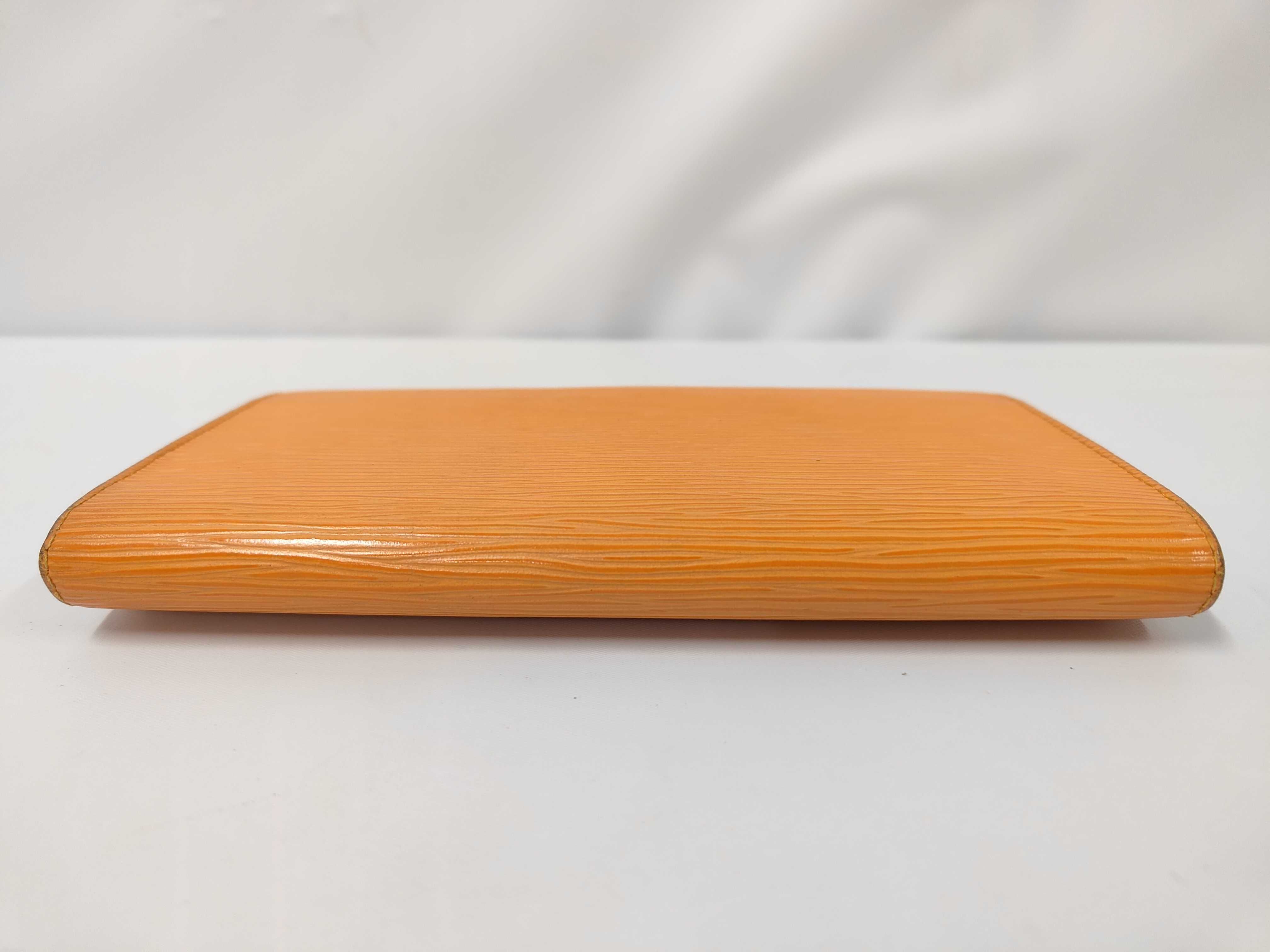 LV Epi Portefeuille Tresor International M6338H CA0045 Wallet — view 6