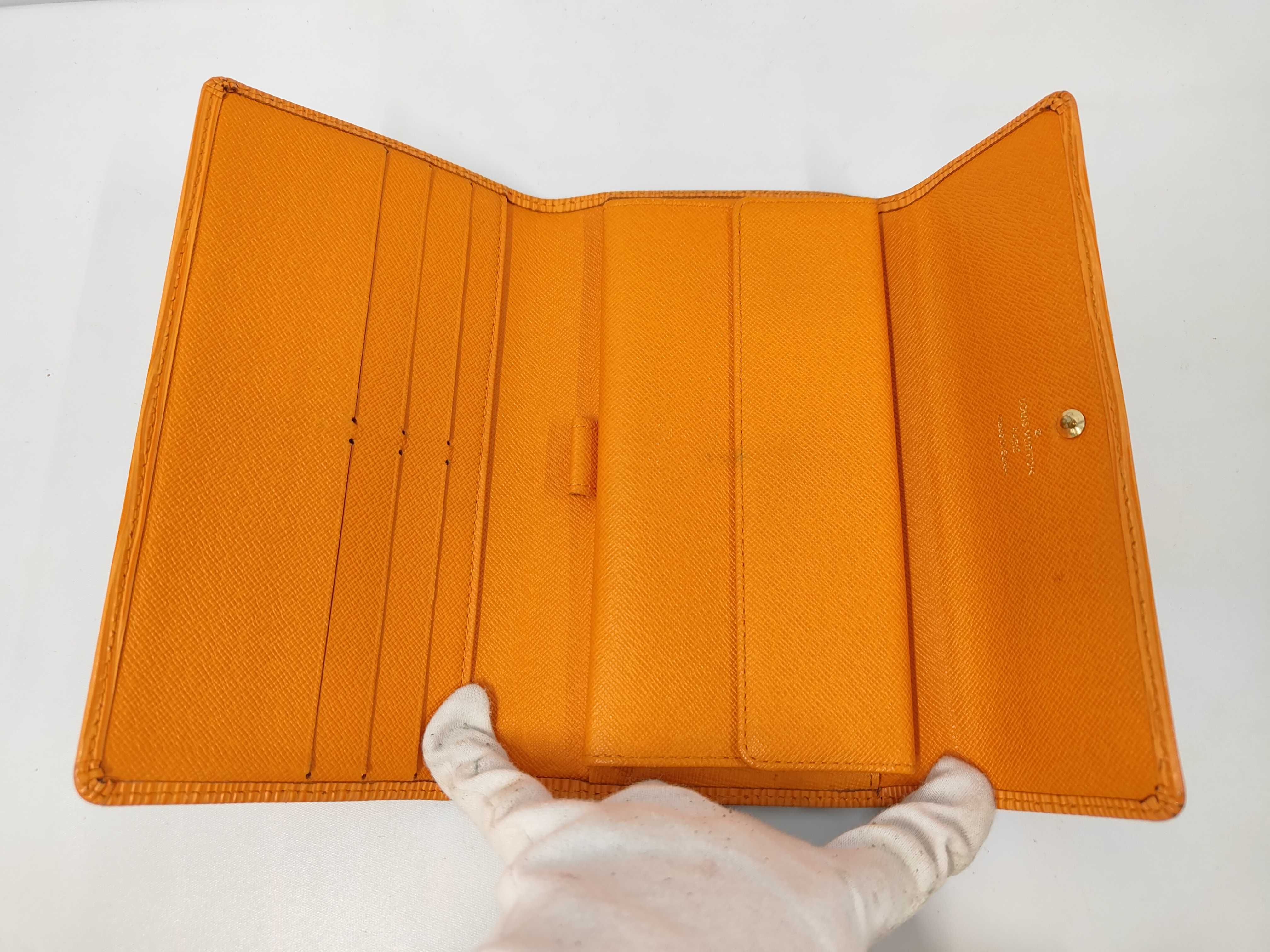 LV Epi Portefeuille Tresor International M6338H CA0045 Wallet — view 7