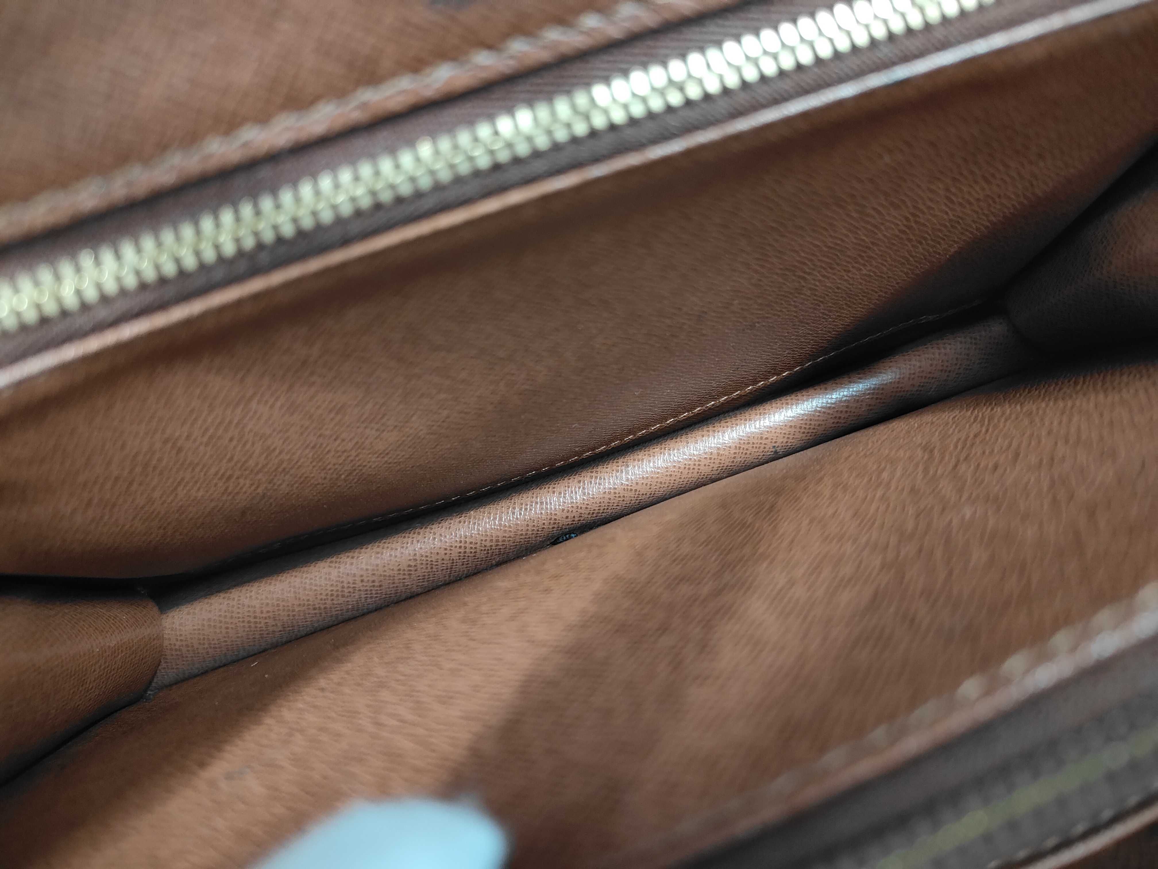 LV M51190 Monogram Concorde Handbag — view 12