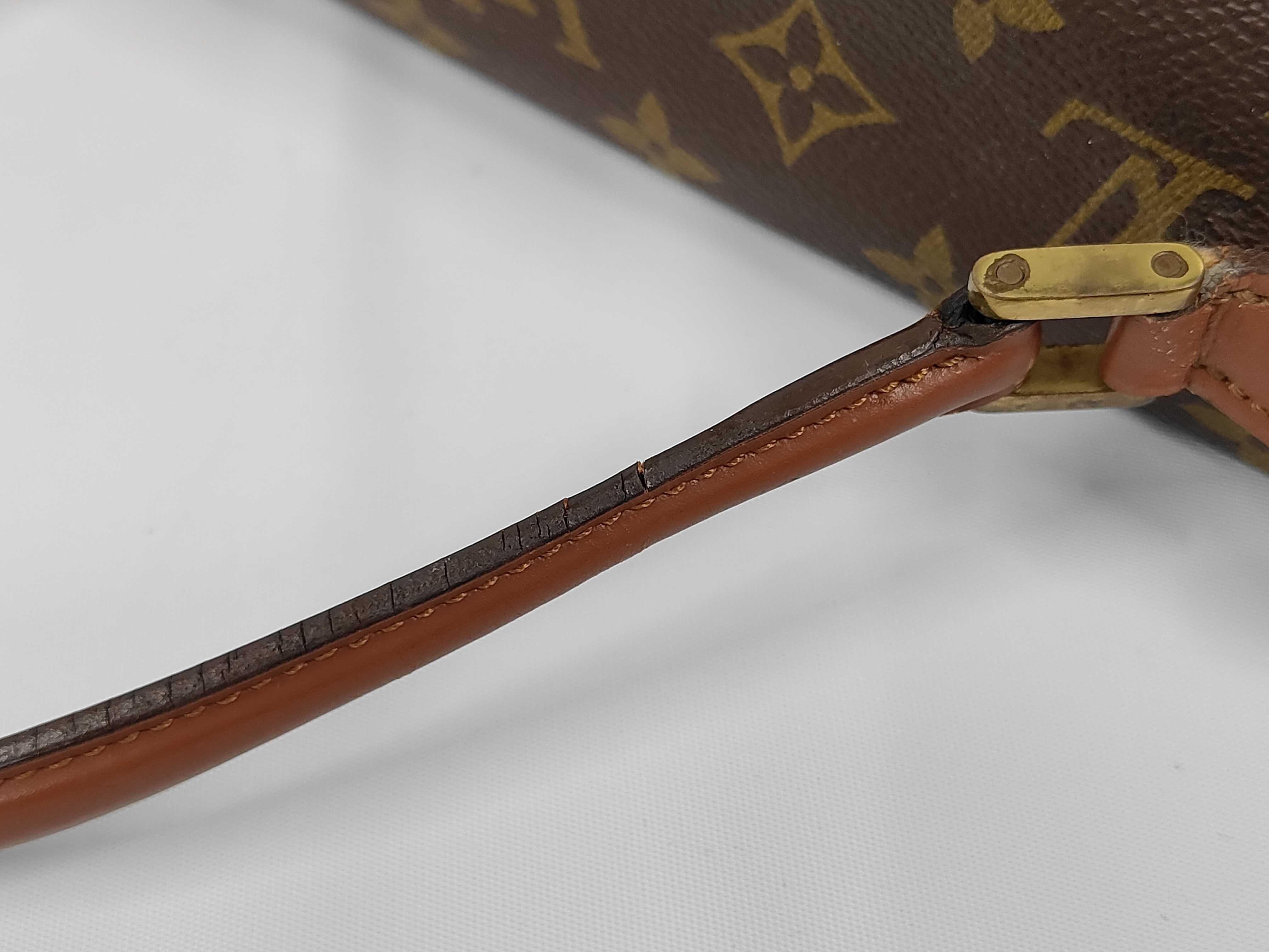 LV M51190 Monogram Concorde Handbag — view 7