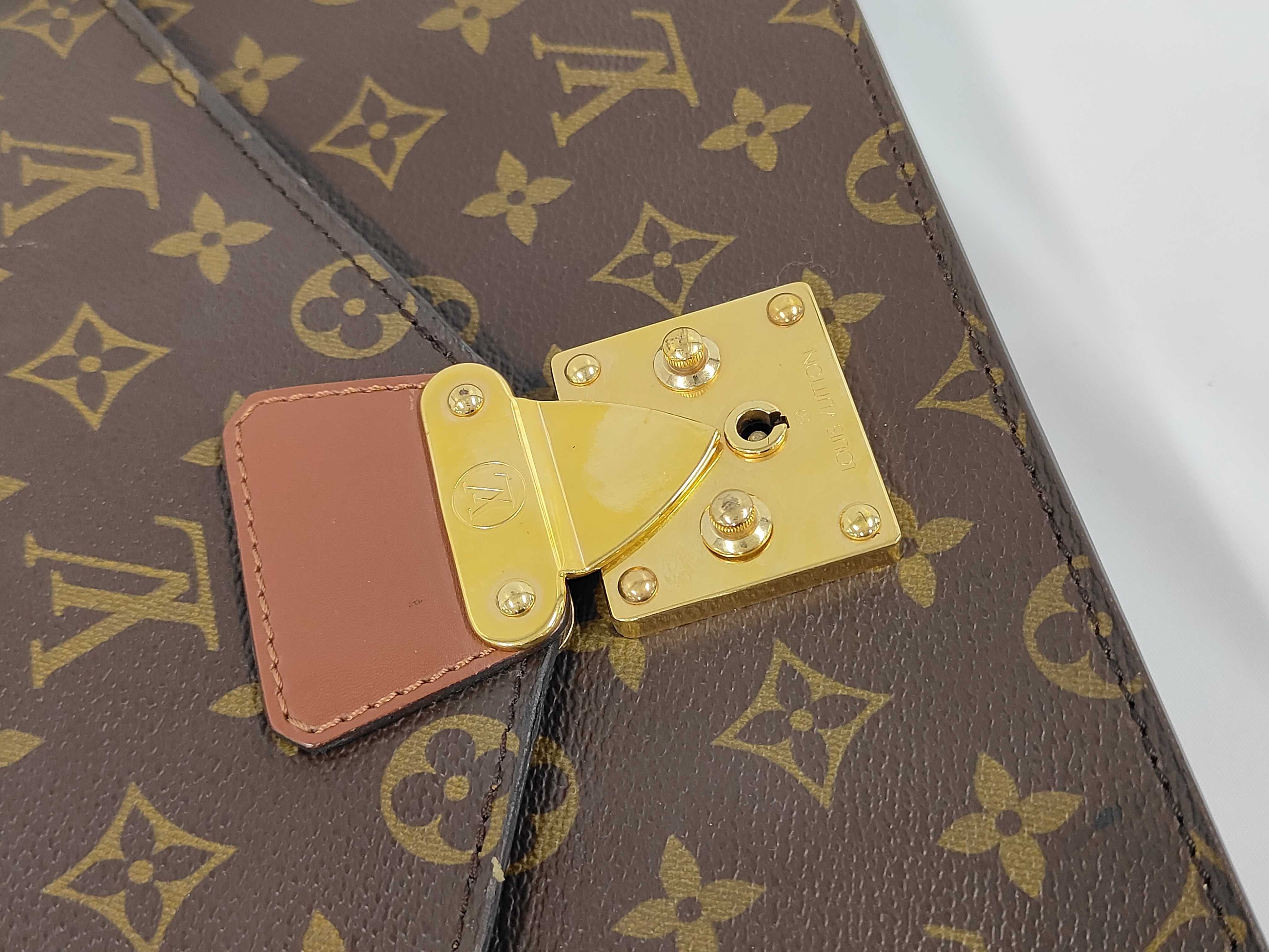 LV M51190 Monogram Concorde Handbag — view 8