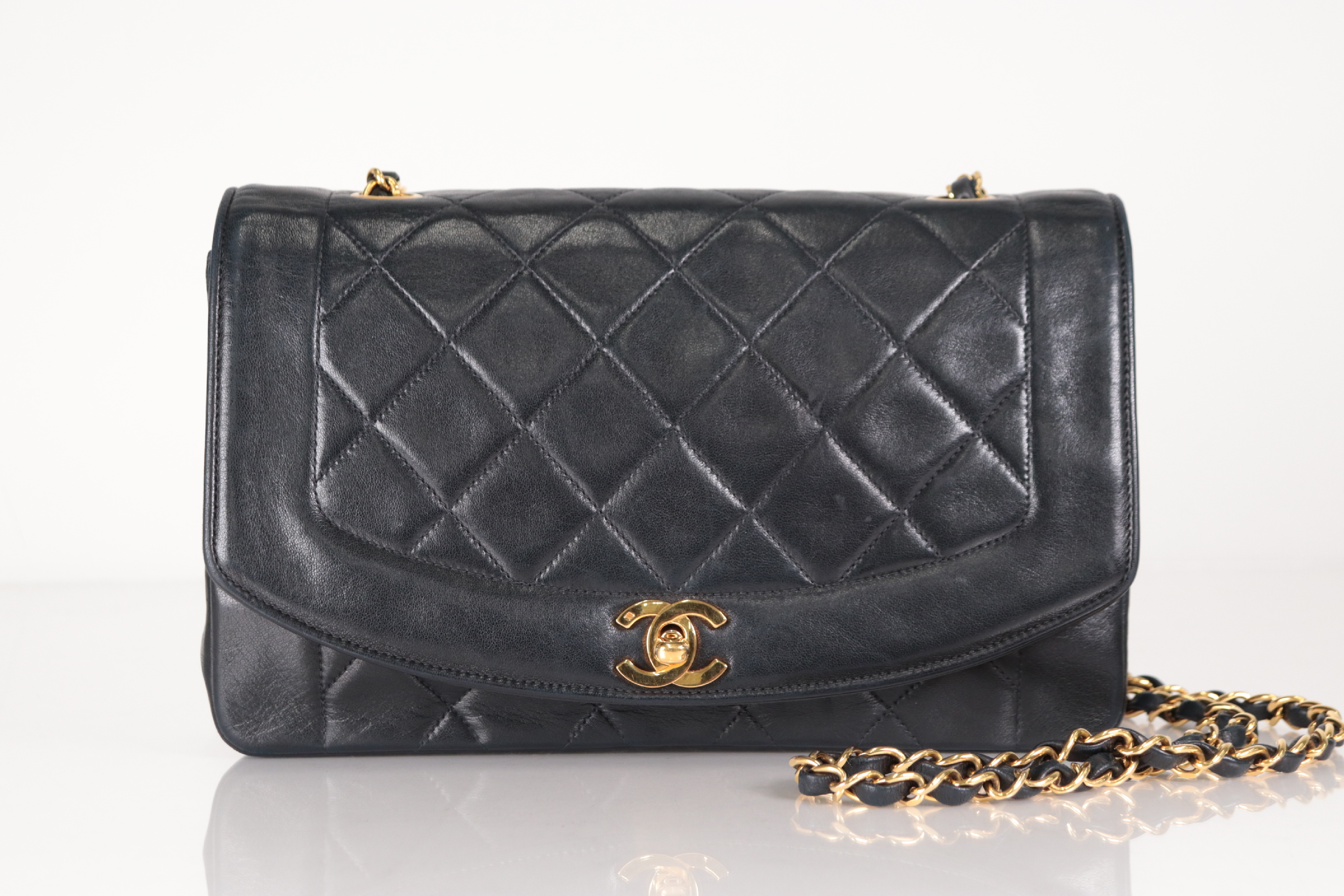 Diana 25 Lambskin Chain Shoulder Bag (Serial No. 2)