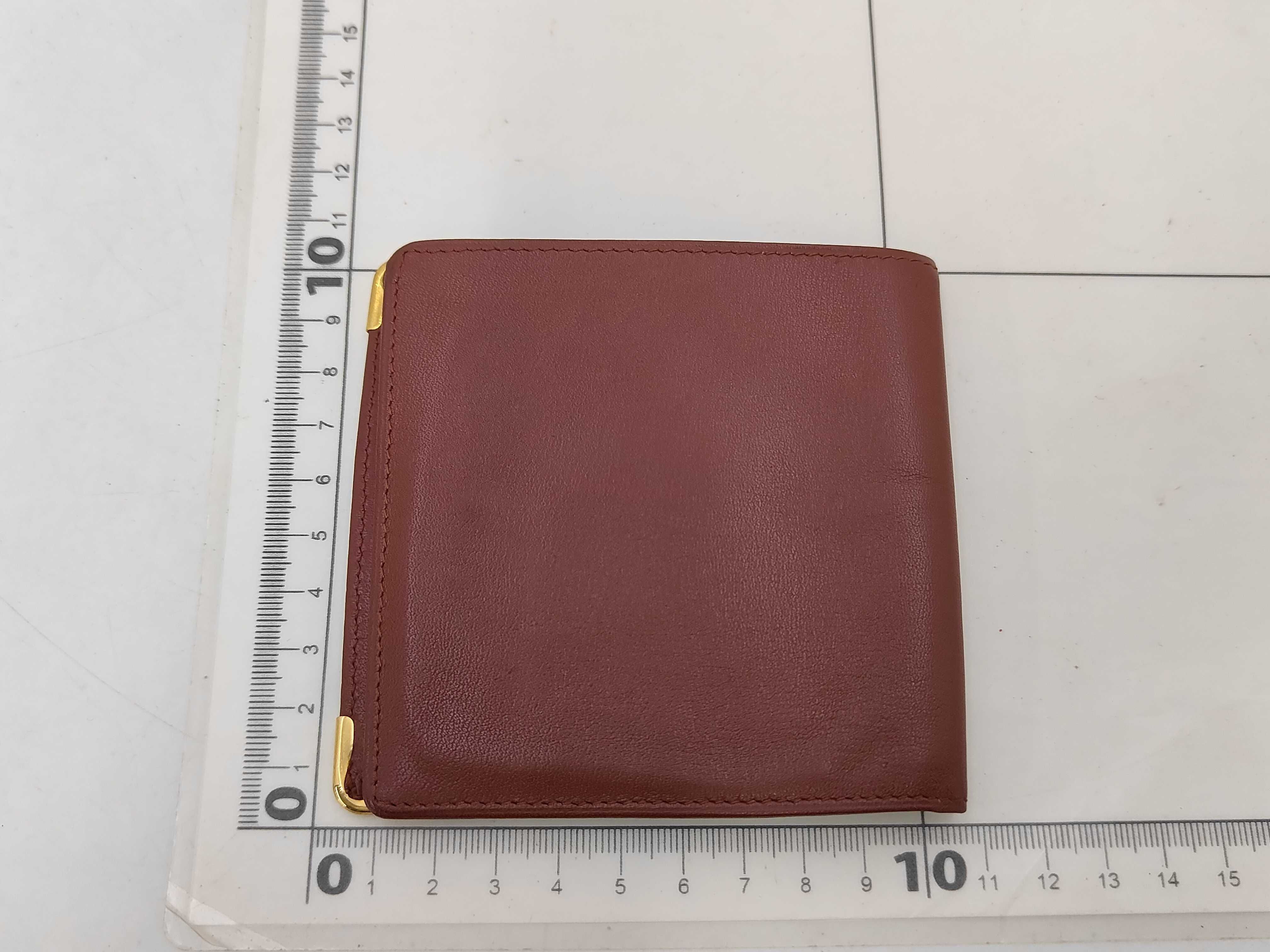wallets and small items — view 2