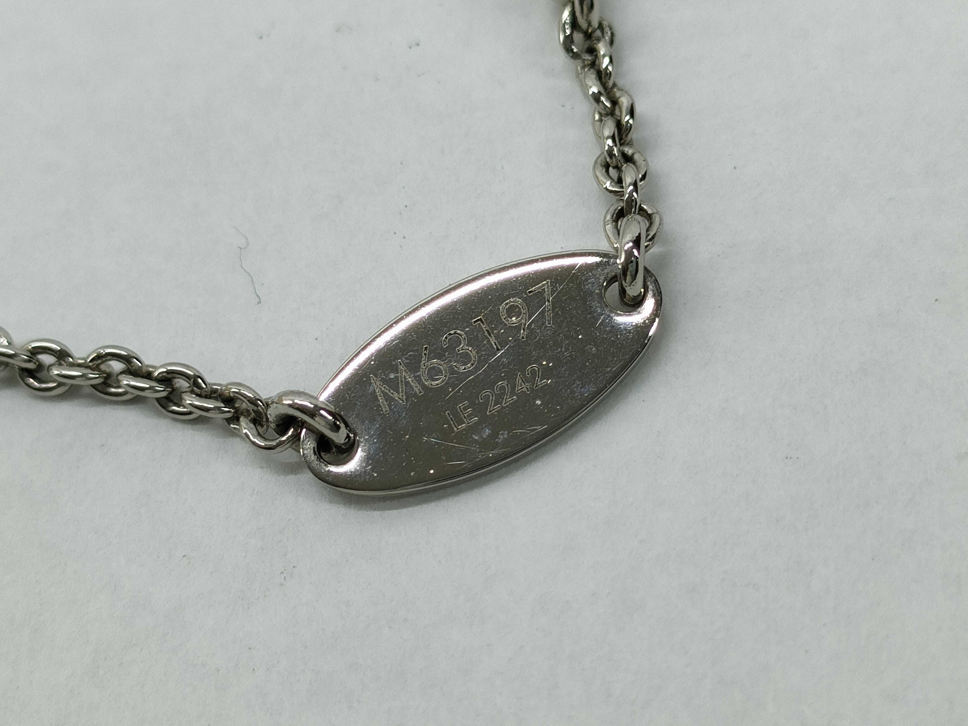 M63197 Louis Vuitton Essential Necklace — view 5